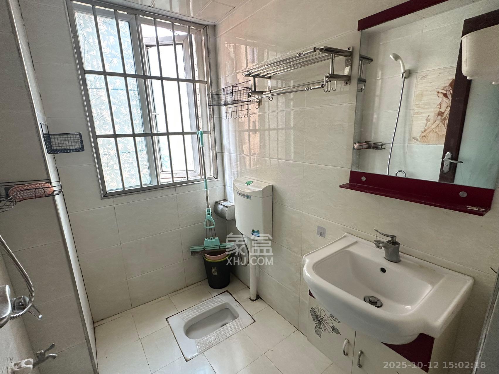 新长海广场  2室1厅1卫    1600.0元/月室内图