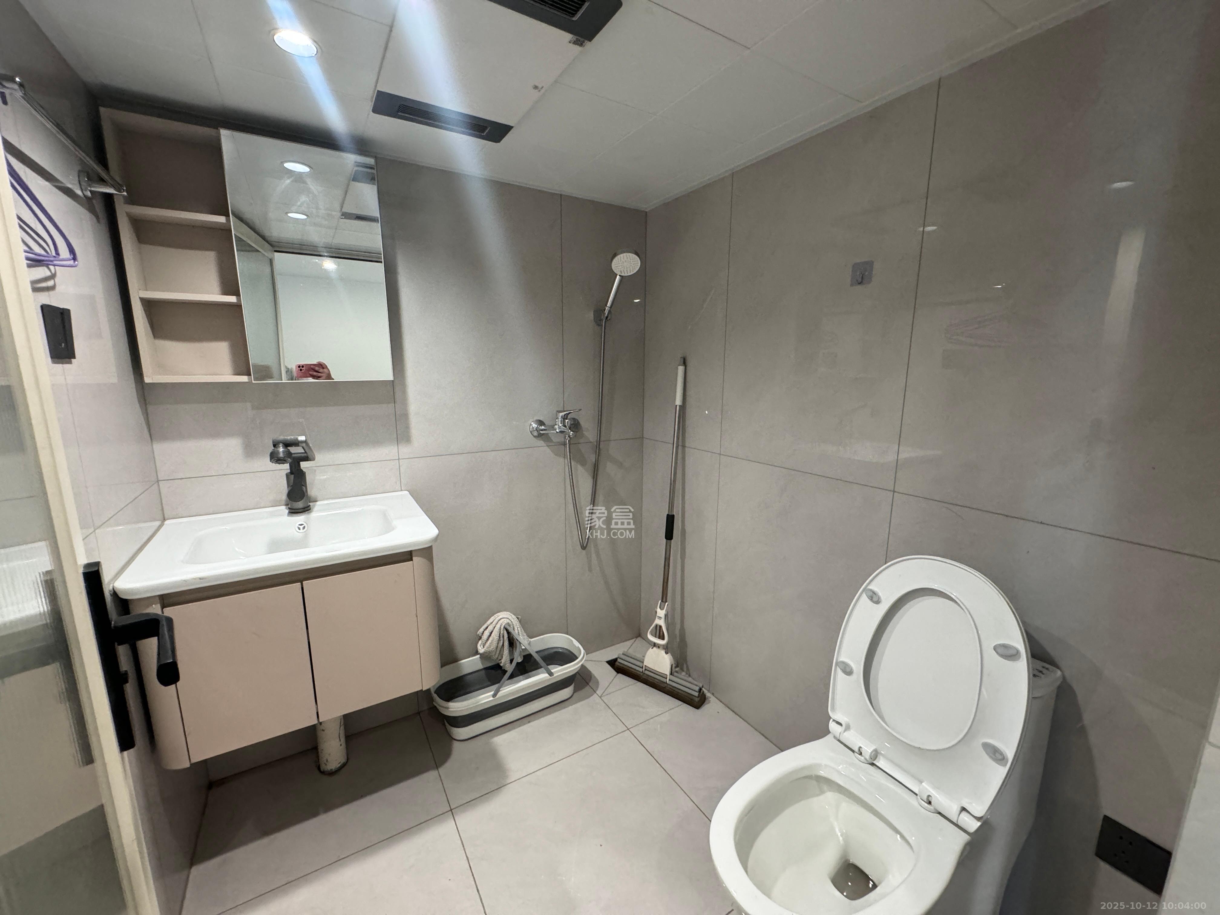 保利中环广场(保利中悦苑) 2室1厅1卫 2600.0元/月 保利中环广场(保利中悦苑) 2室1厅1卫 2600.0元/月室内图