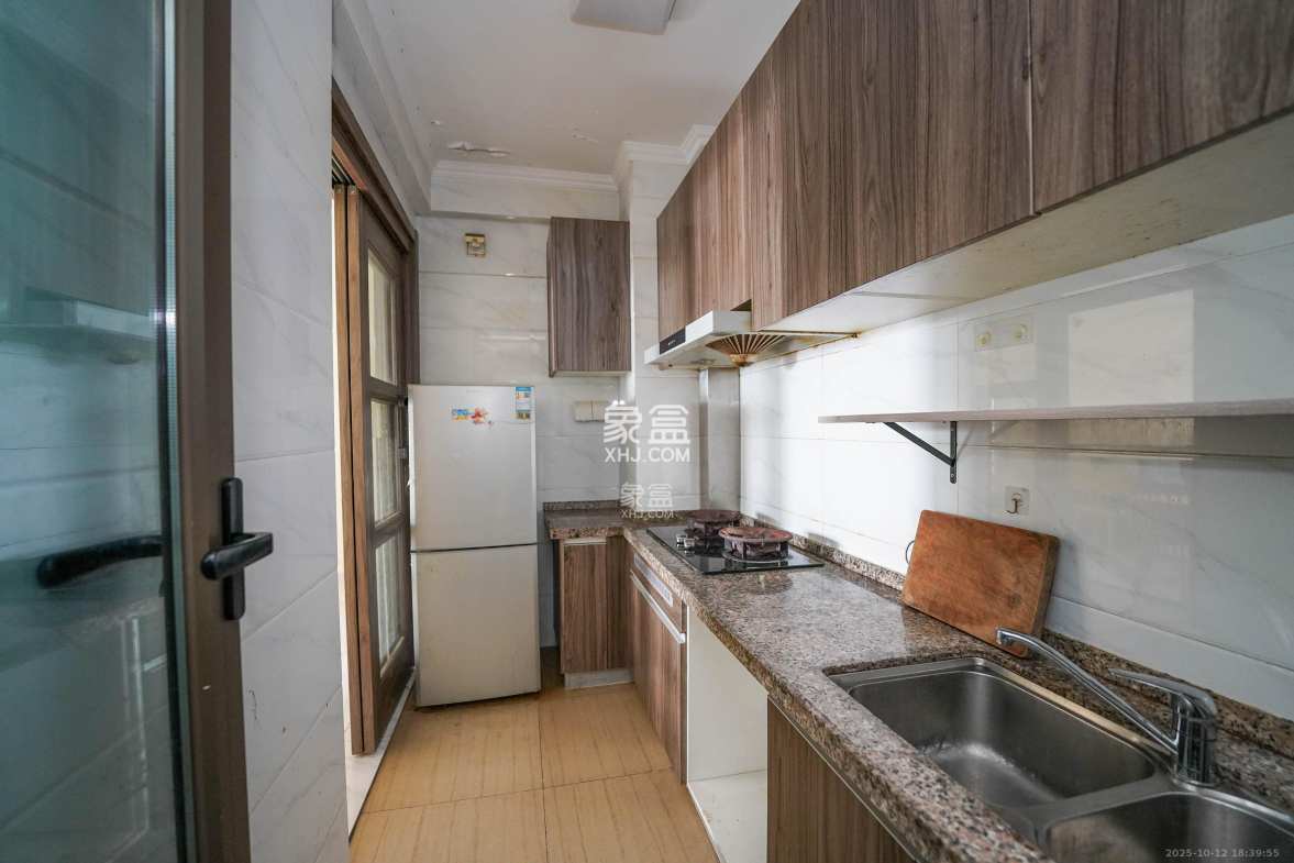 碧桂园公园壹号(凯怡茗苑) 3室2厅1卫 58.0万 碧桂园公园壹号(凯怡茗苑) 3室2厅1卫 58.0万其他