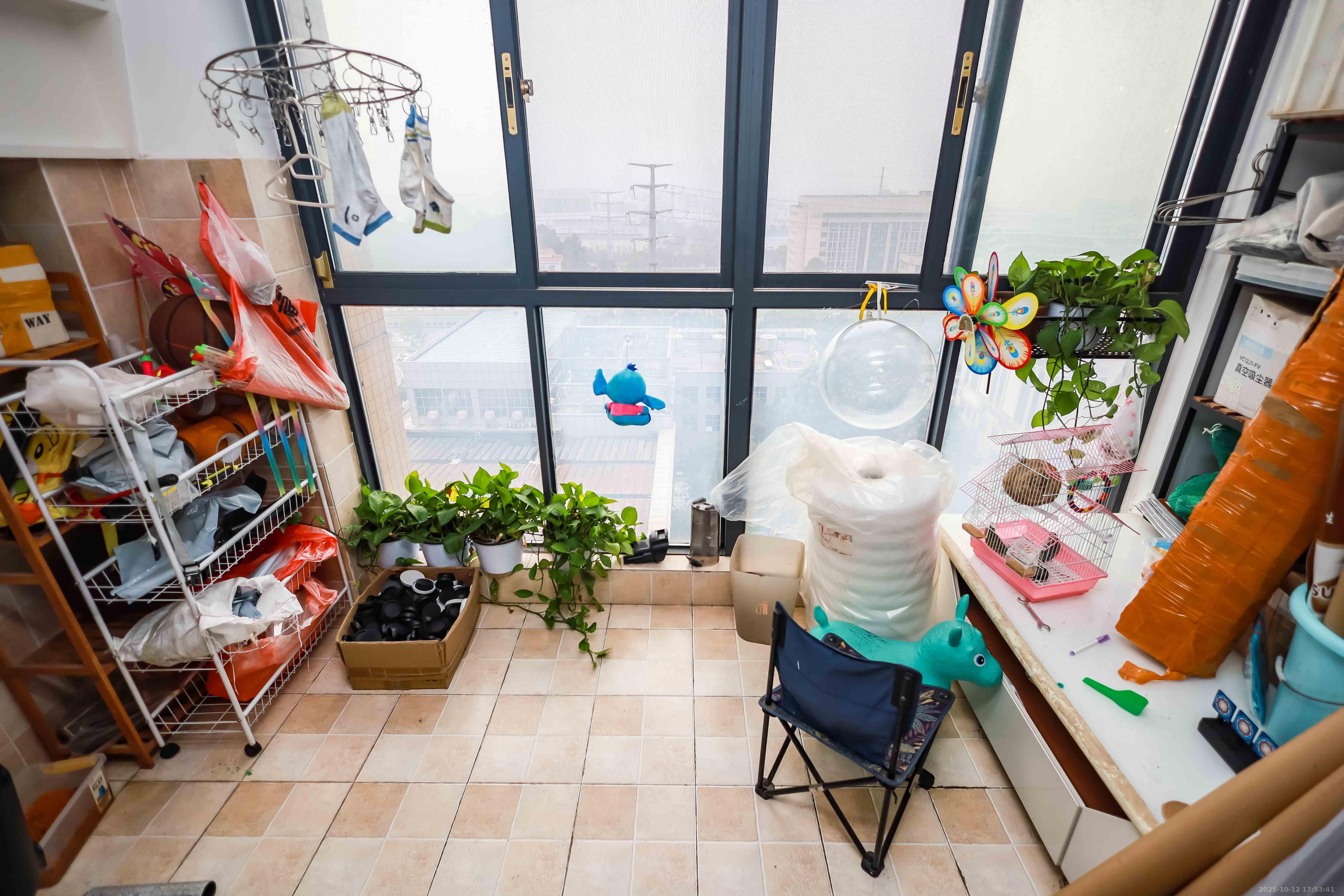 潇湘奥林匹克花园 3室2厅1卫 89.0万 潇湘奥林匹克花园 3室2厅1卫 89.0万阳台