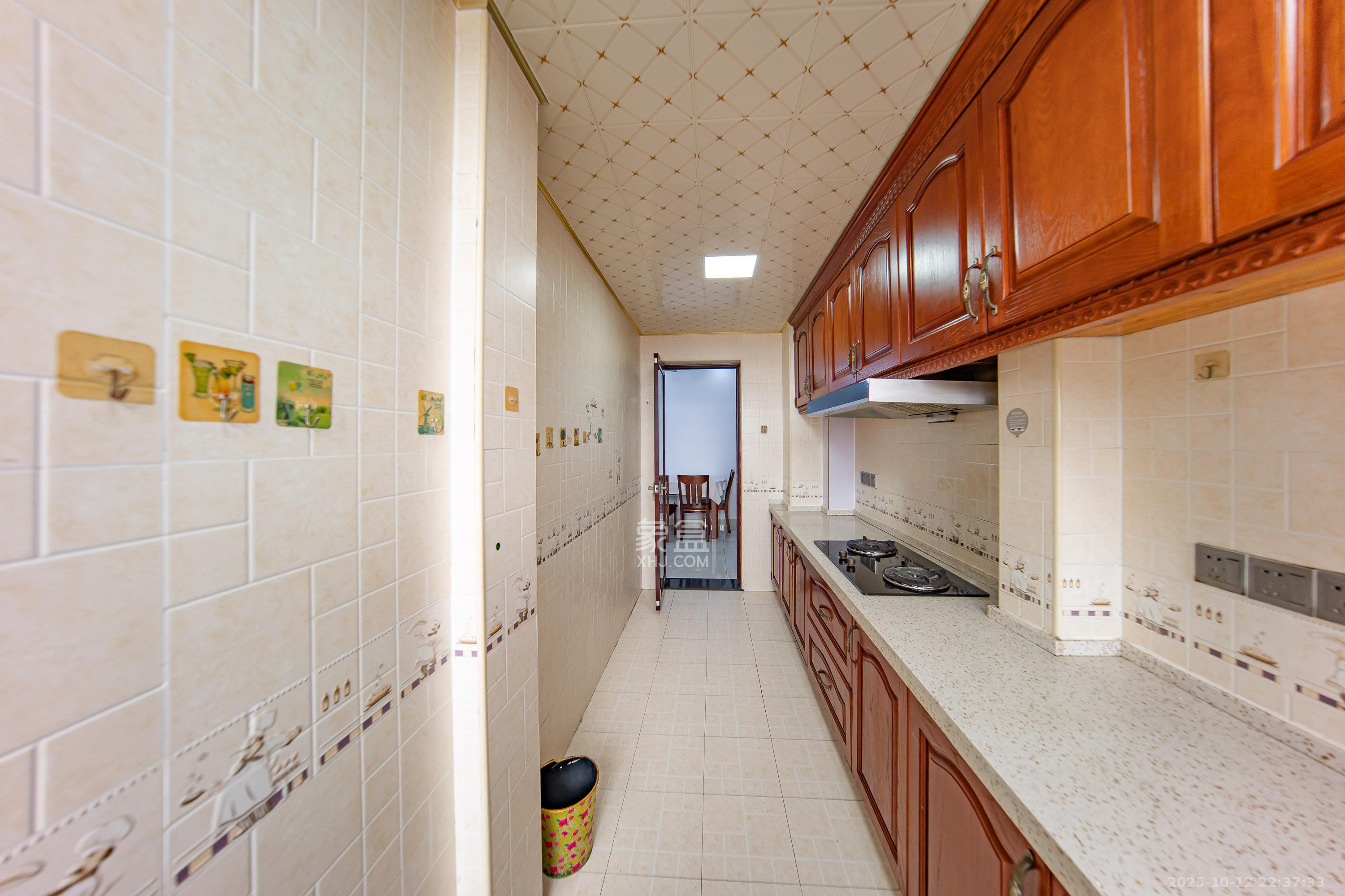 湘桥佳苑 3室2厅2卫 89.0万 湘桥佳苑 3室2厅2卫 89.0万厨房