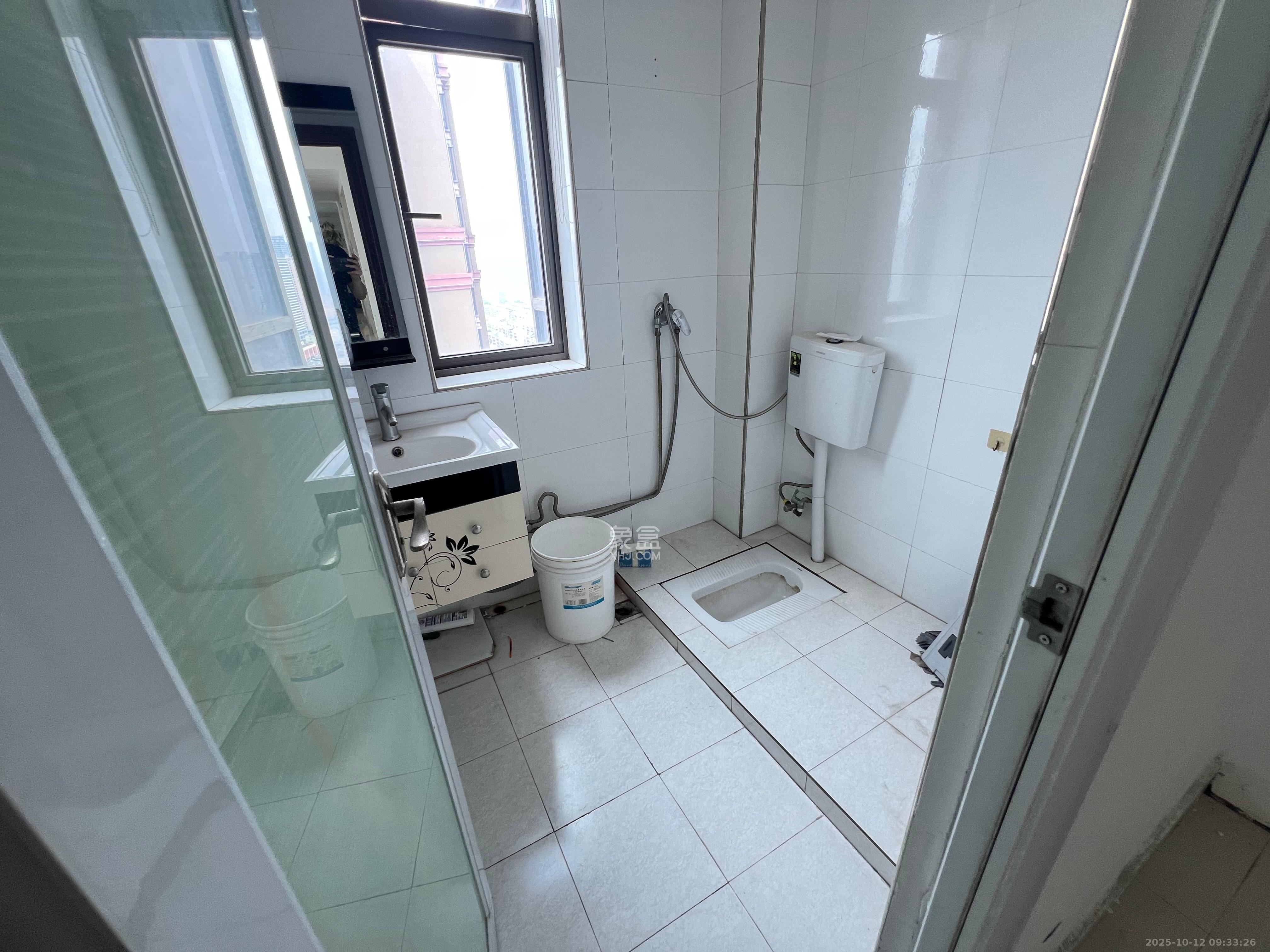 华晨国际公馆 5室1厅1卫 7500.0元/月 华晨国际公馆 5室1厅1卫 7500.0元/月室内图