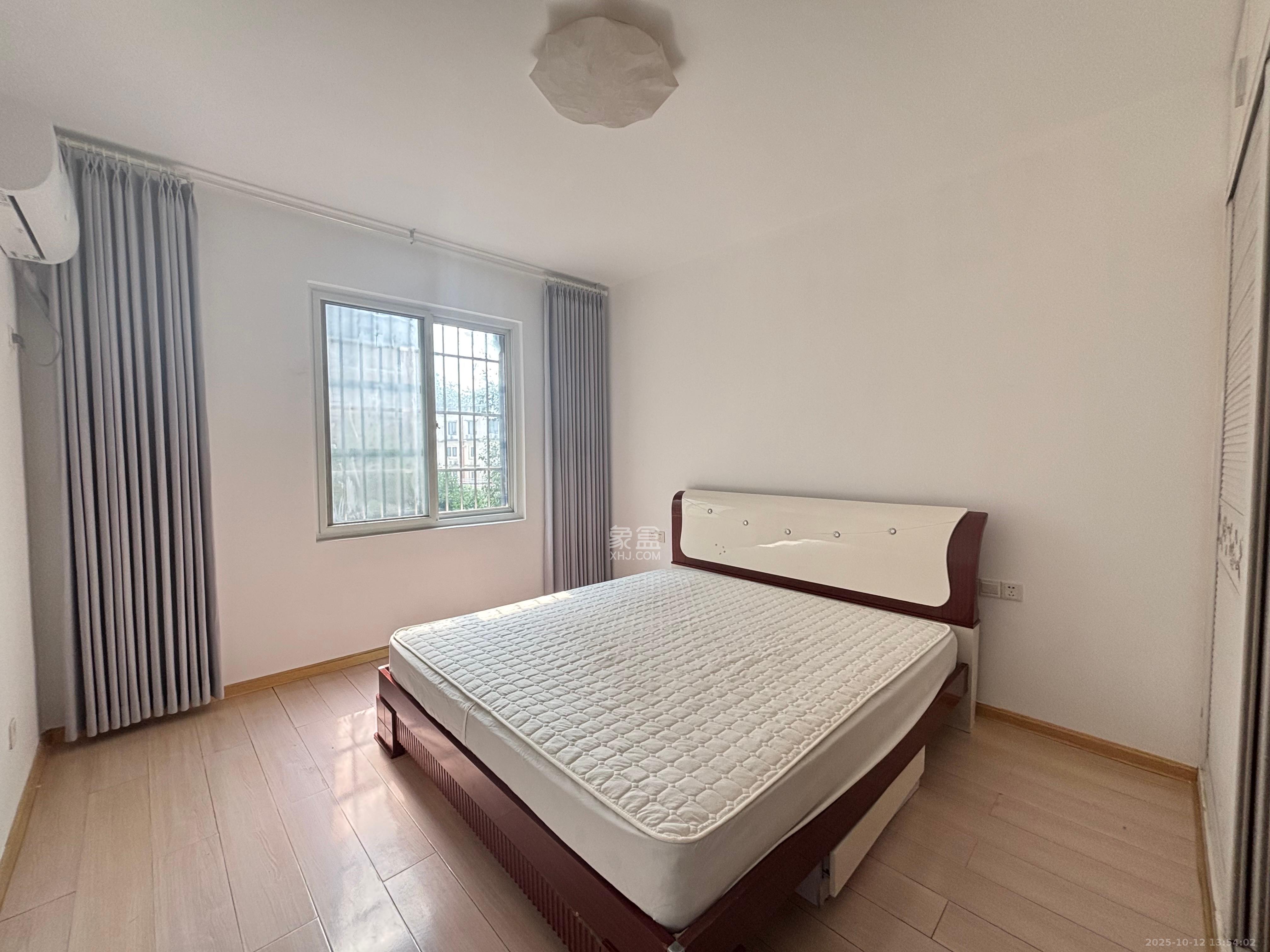 泰时花园  3室2厅1卫    2600.0元/月室内图