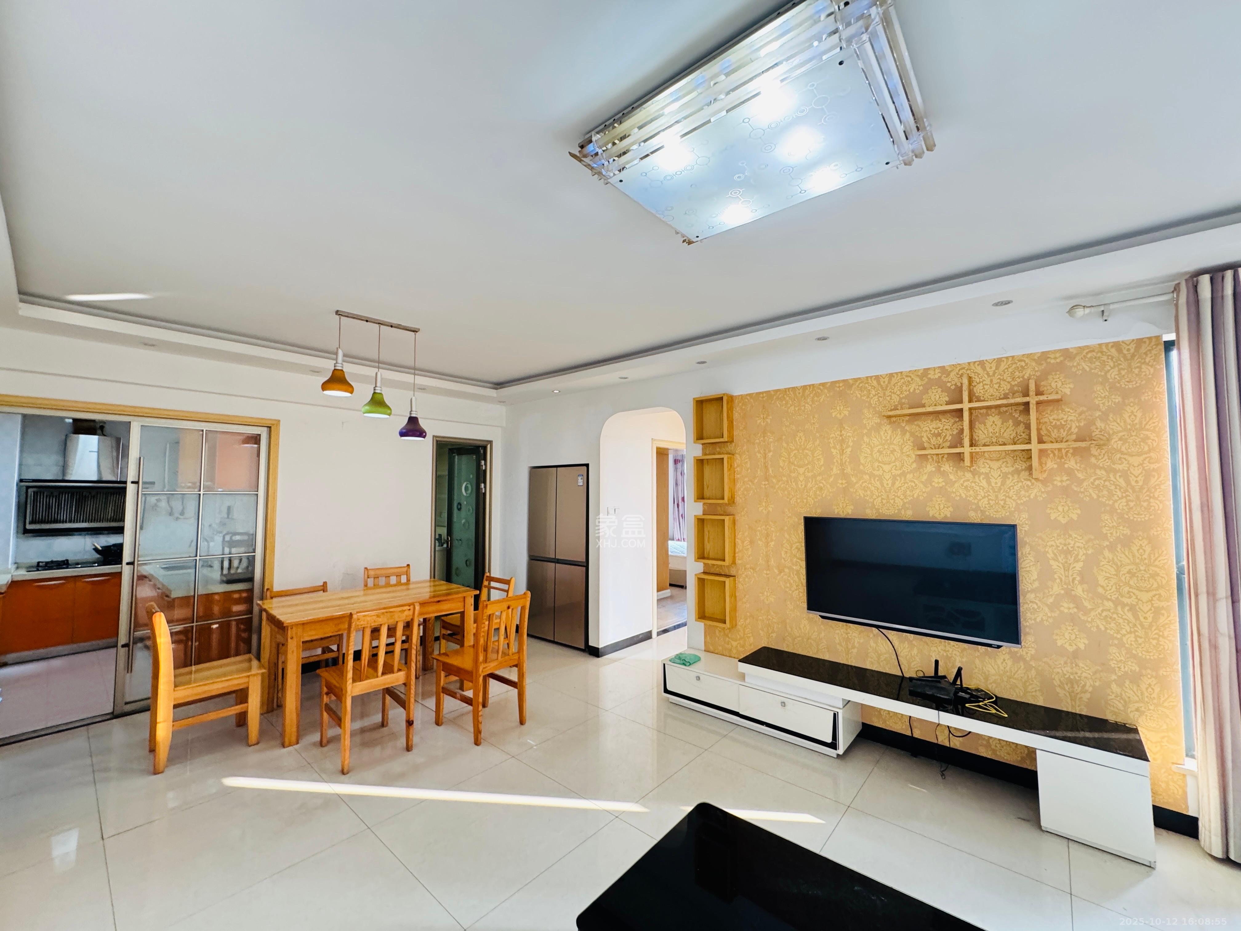 湘江锦绣  3室2厅2卫    2200.0元/月 湘江锦绣  3室2厅2卫    2200.0元/月室内图