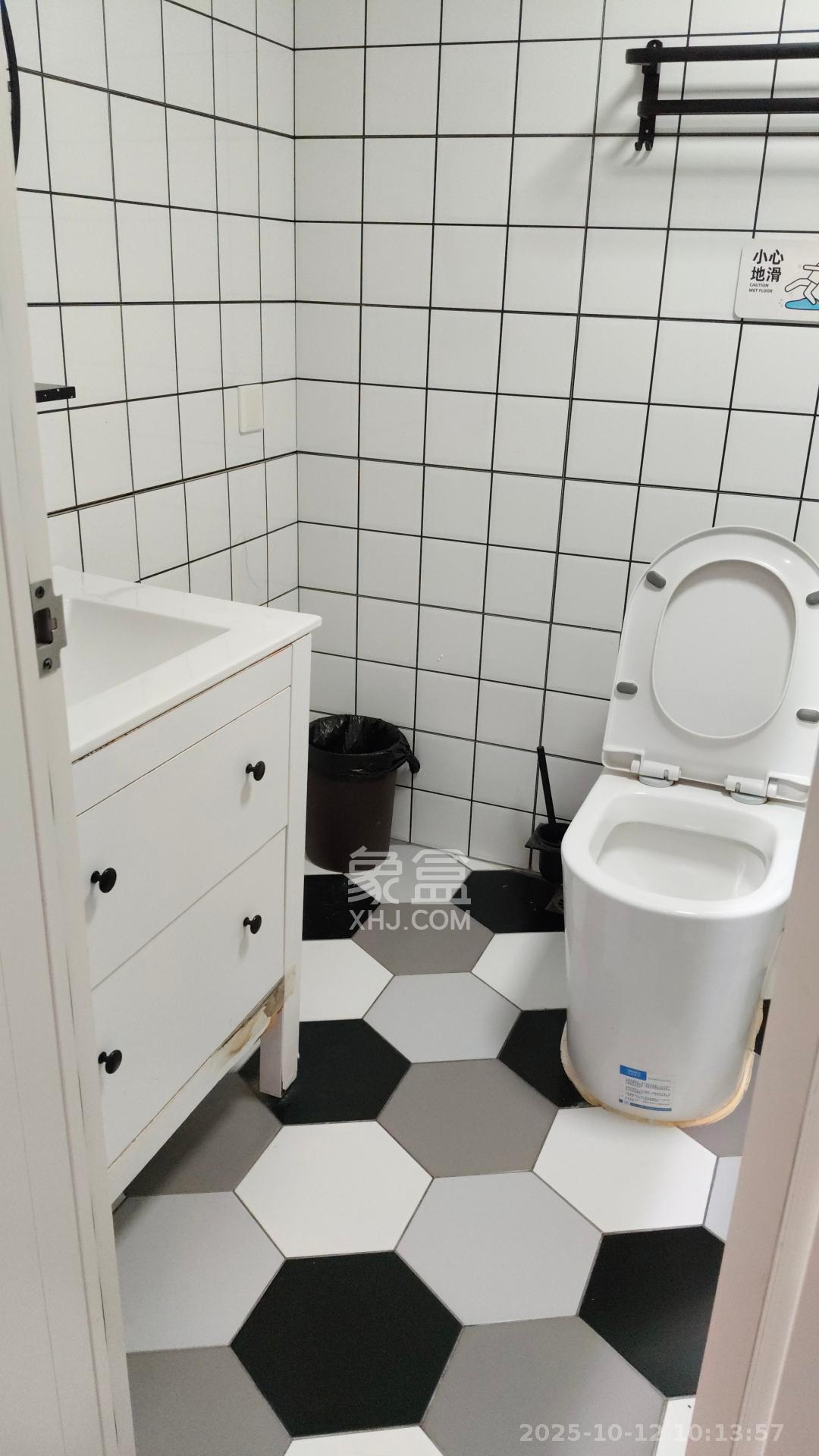 BOBO国际  1室1厅1卫    2200.0元/月室内图