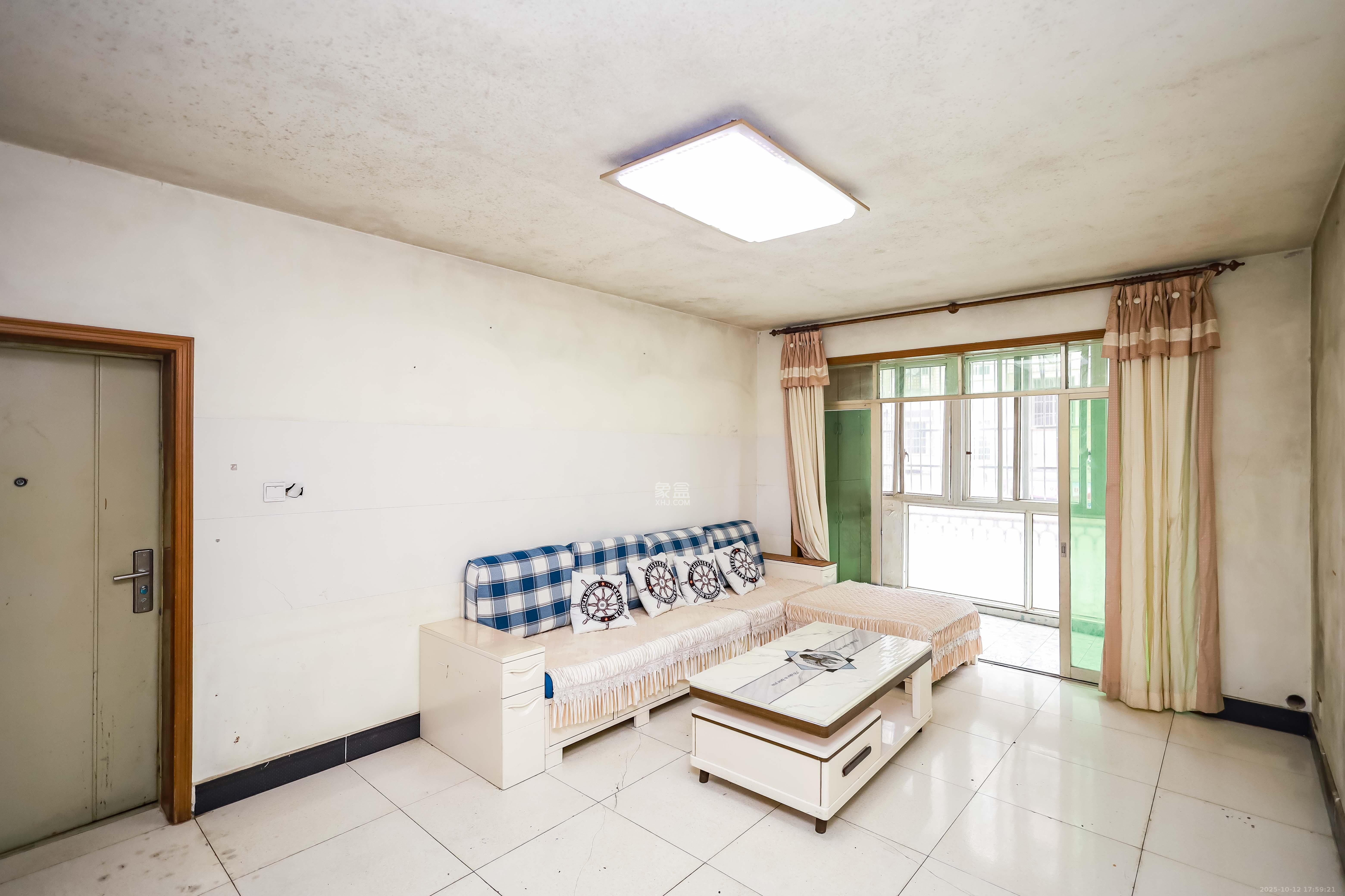 静园山庄  2室2厅1卫    50.0万 静园山庄  2室2厅1卫    50.0万客厅