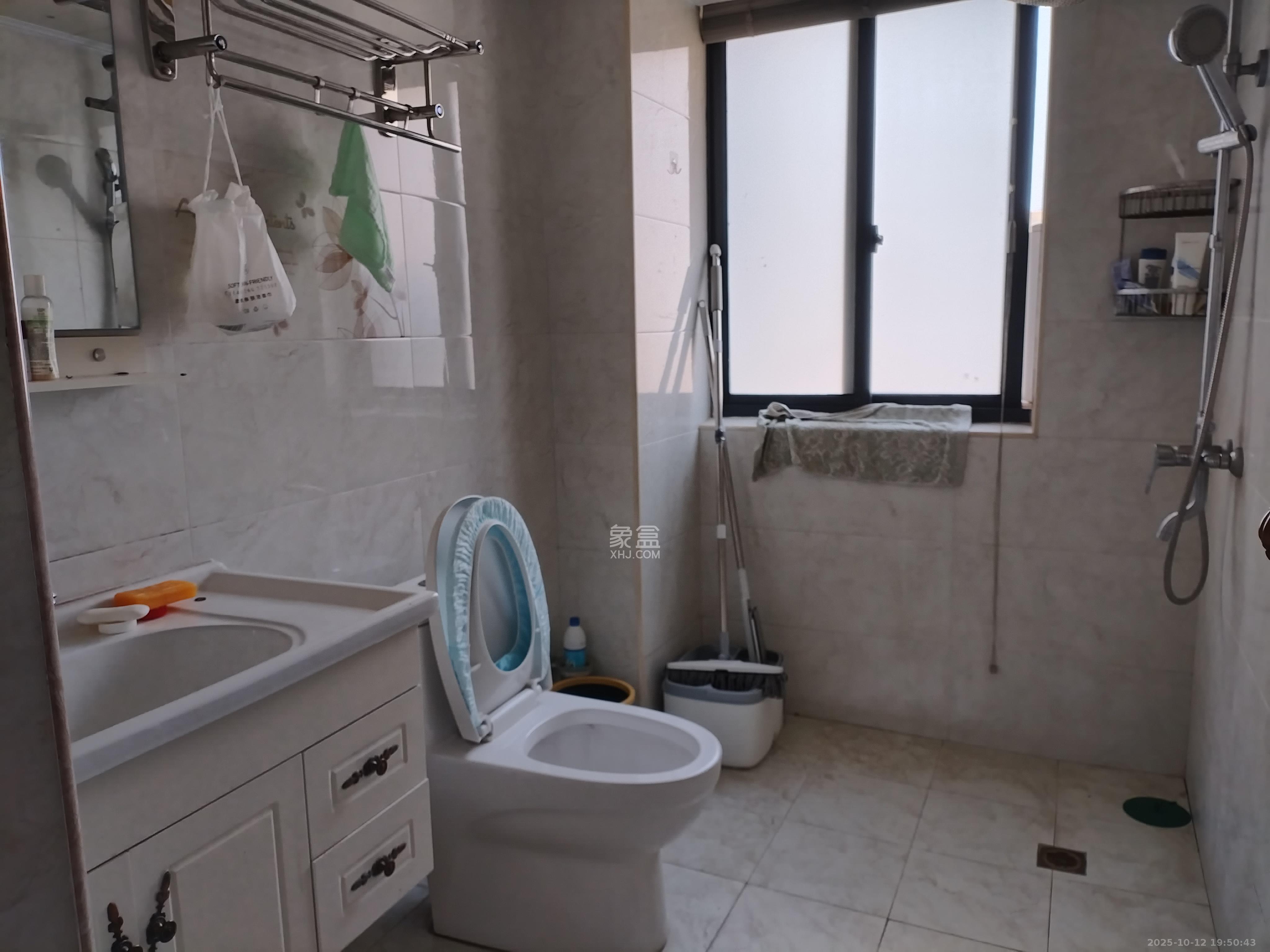 深业睿城  3室2厅2卫    2350.0元/月室内图