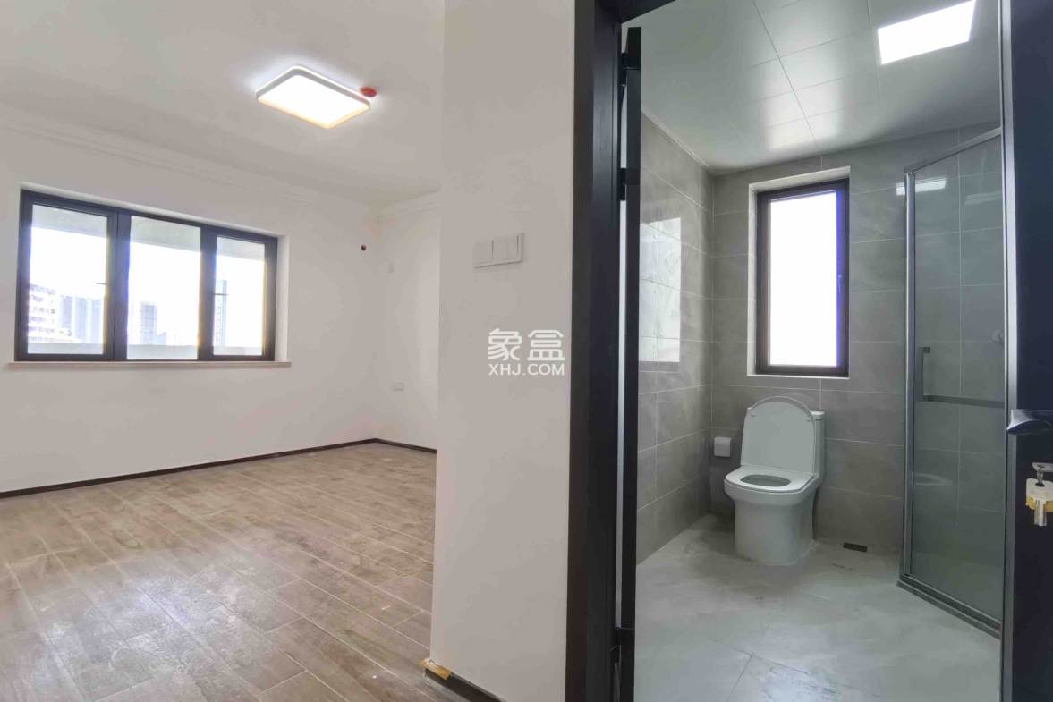 海府大院(海府路41号) 3室2厅2卫 4000.0元/月 海府大院(海府路41号) 3室2厅2卫 4000.0元/月室内图