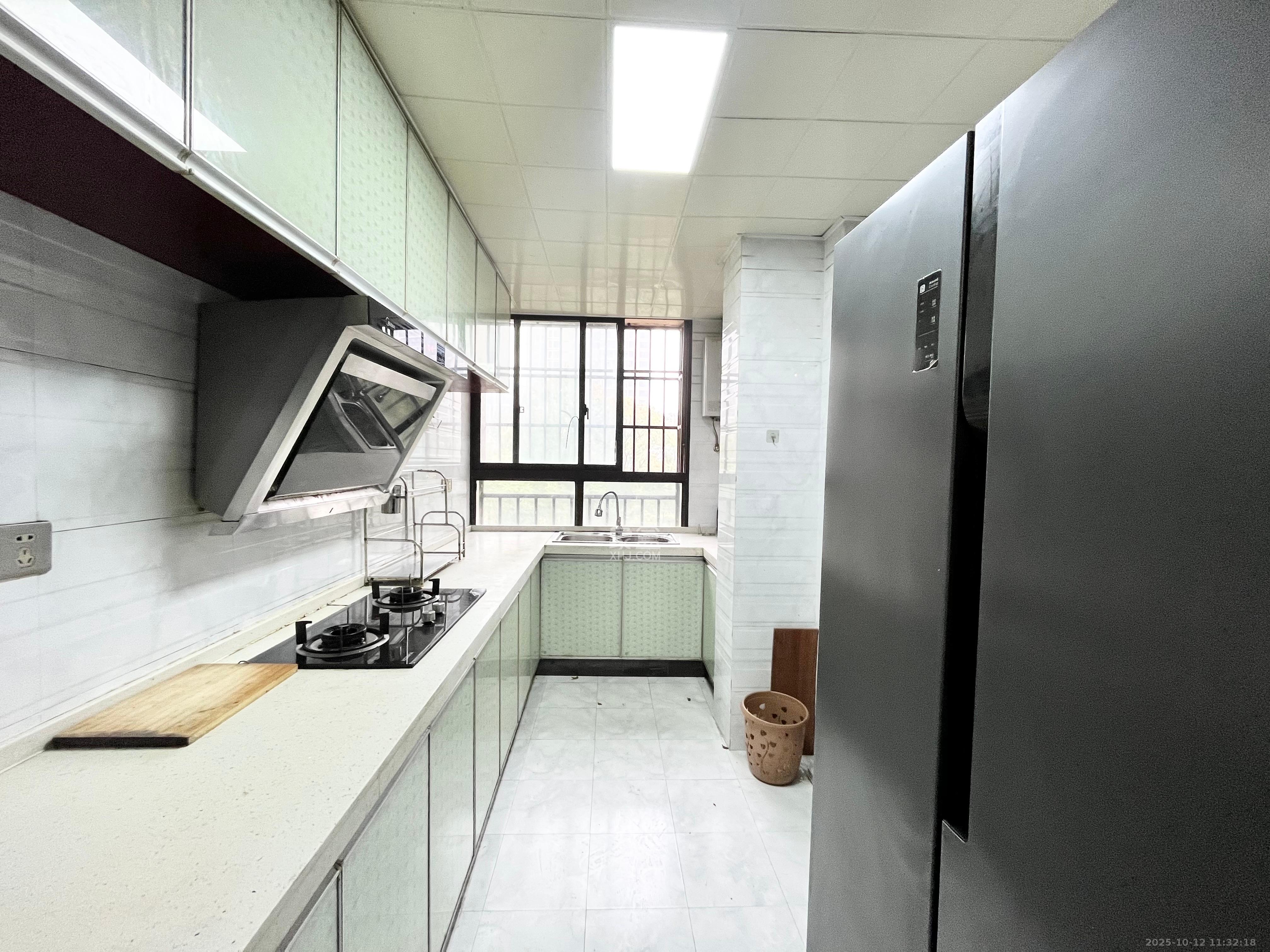 保利麓谷林语F区  4室2厅2卫    2600.0元/月室内图