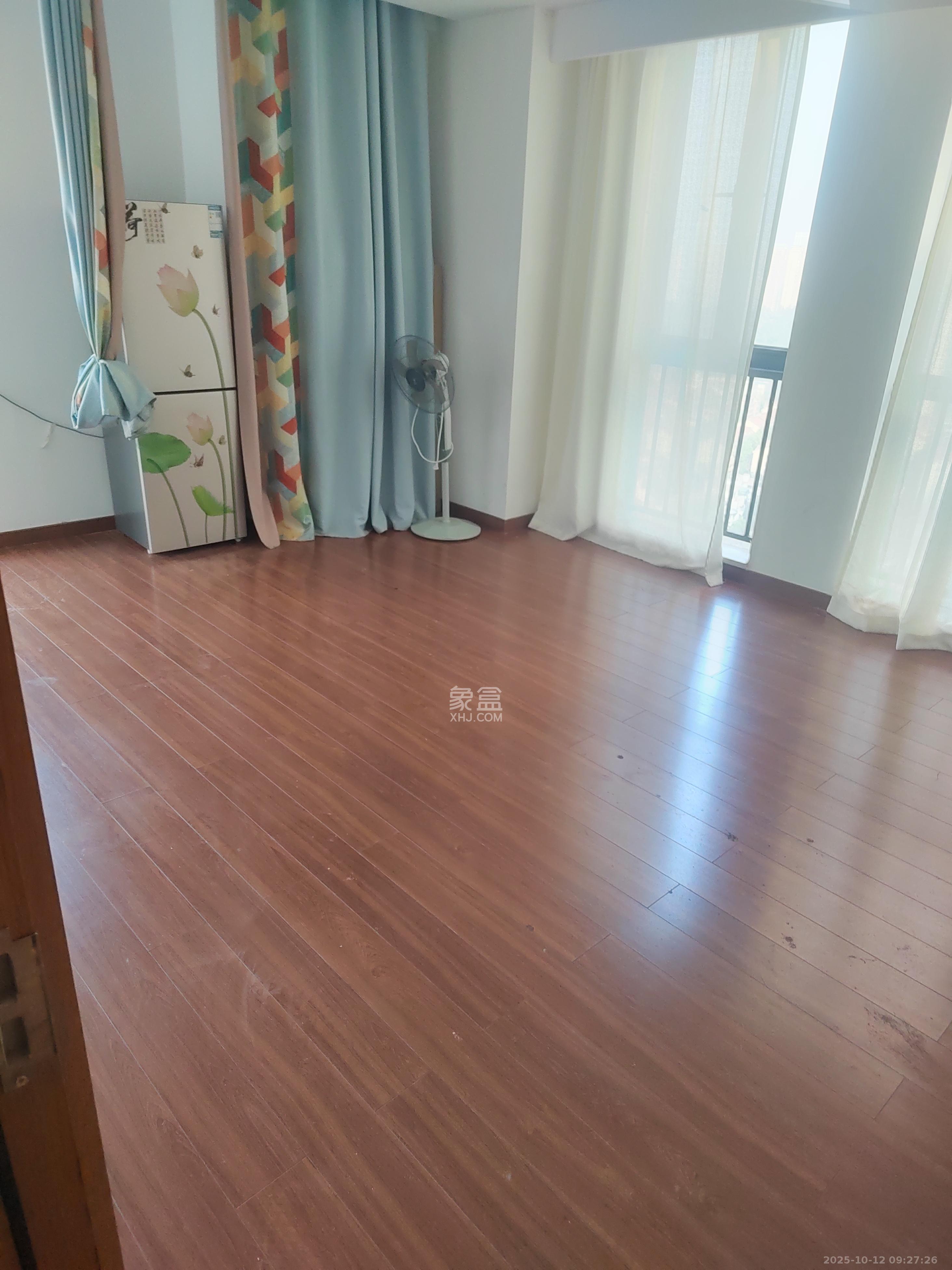 荣泰广场  2室1厅2卫    2000.0元/月室内图