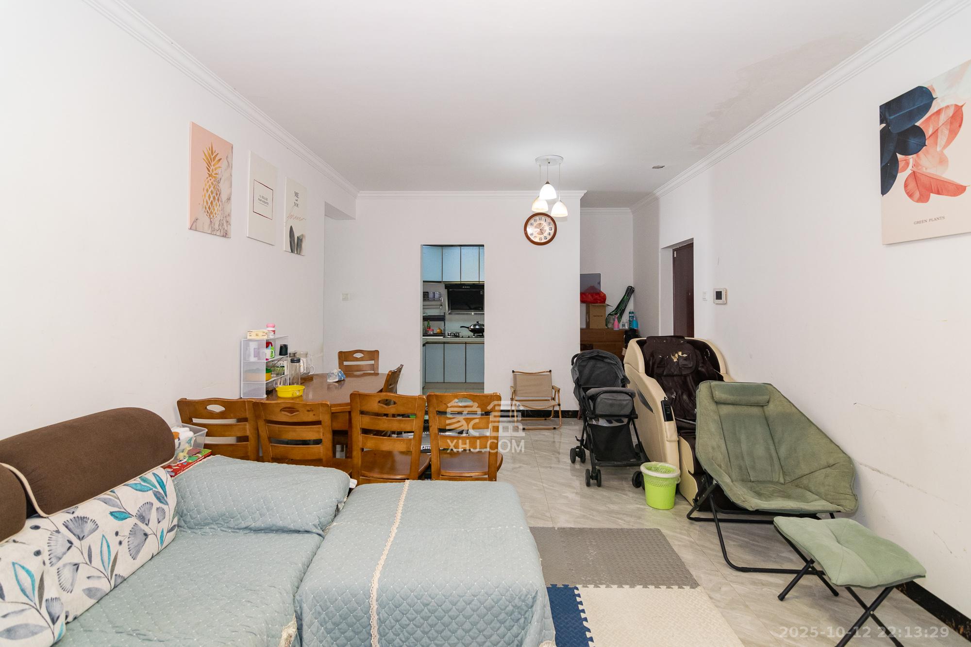 金地三千府（金地湖山樾、金地自在城）  3室2厅1卫    58.0万客厅