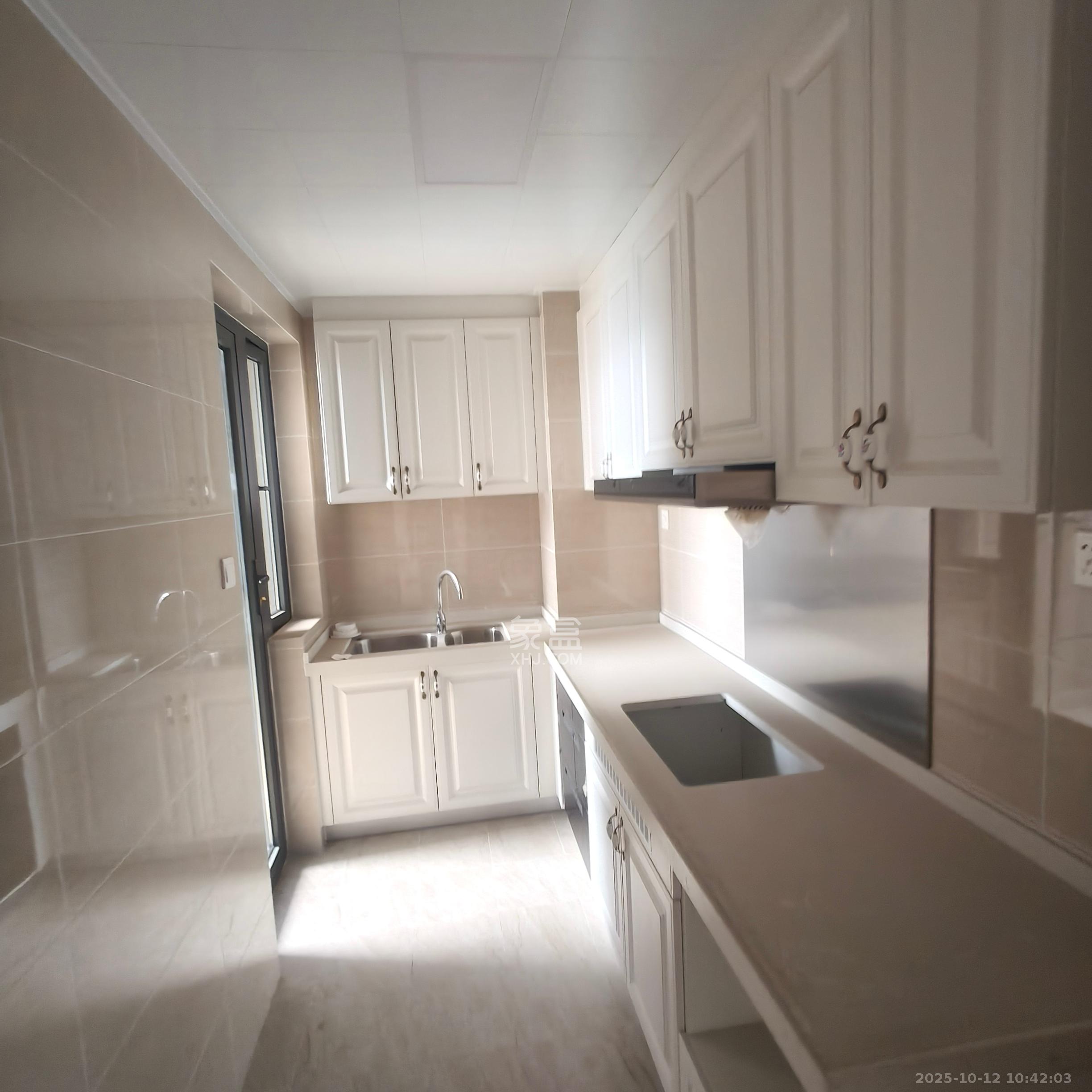 恒大御景天下城三期  3室2厅1卫    2400.0元/月 恒大御景天下城三期  3室2厅1卫    2400.0元/月室内图