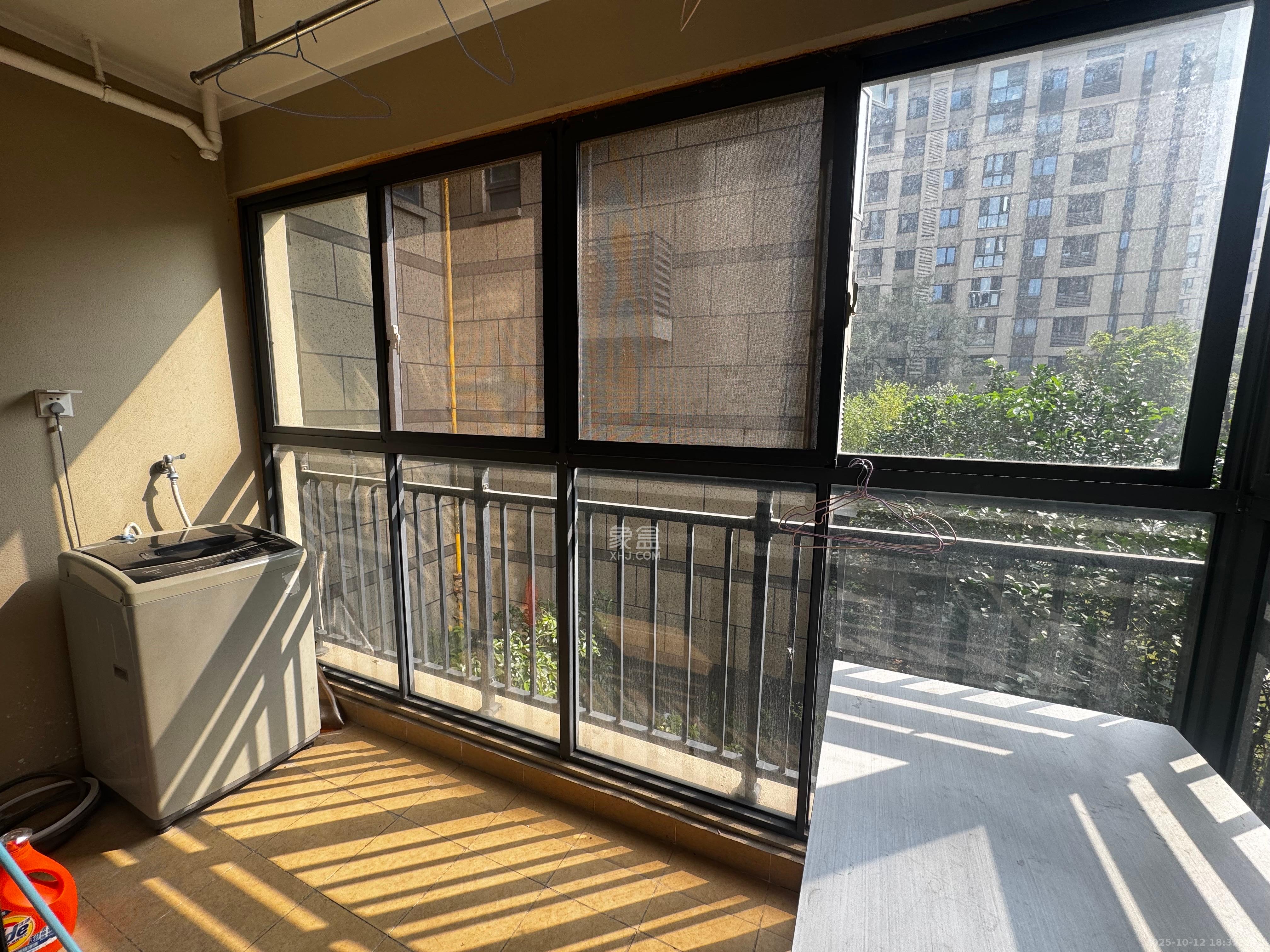 万科魅力之城观澜里 3室2厅2卫 2500.0元/月 万科魅力之城观澜里 3室2厅2卫 2500.0元/月室内图