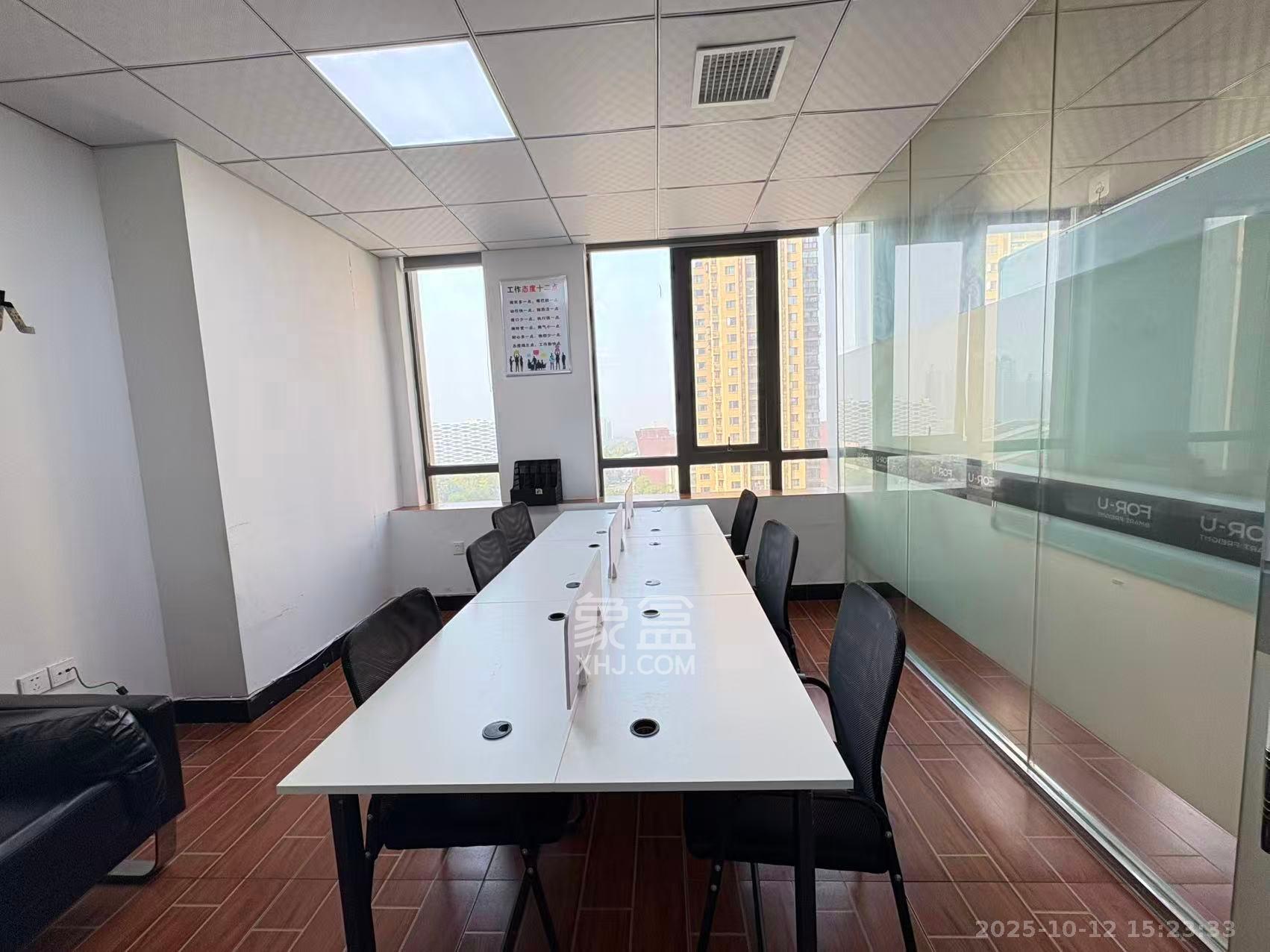 华润置地广场一期   112.0㎡      4000.0元/月室内图