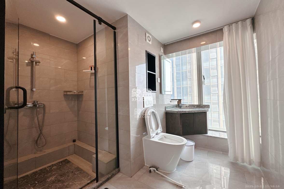 敬天广场 2室1厅2卫 4500.0元/月 敬天广场 2室1厅2卫 4500.0元/月室内图