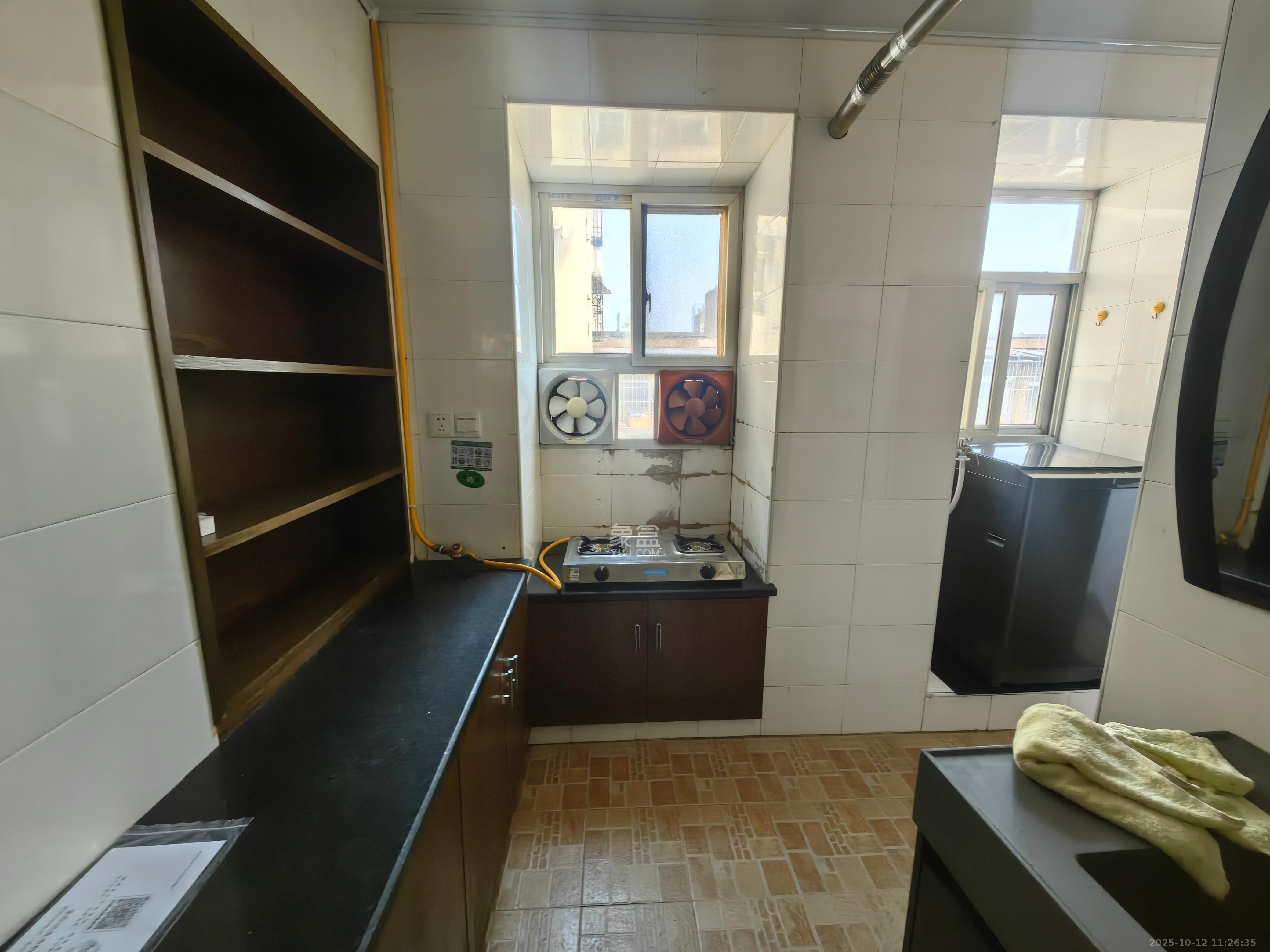 人民中路窑岭湘剧院单位房  2室1厅1卫    1600.0元/月室内图