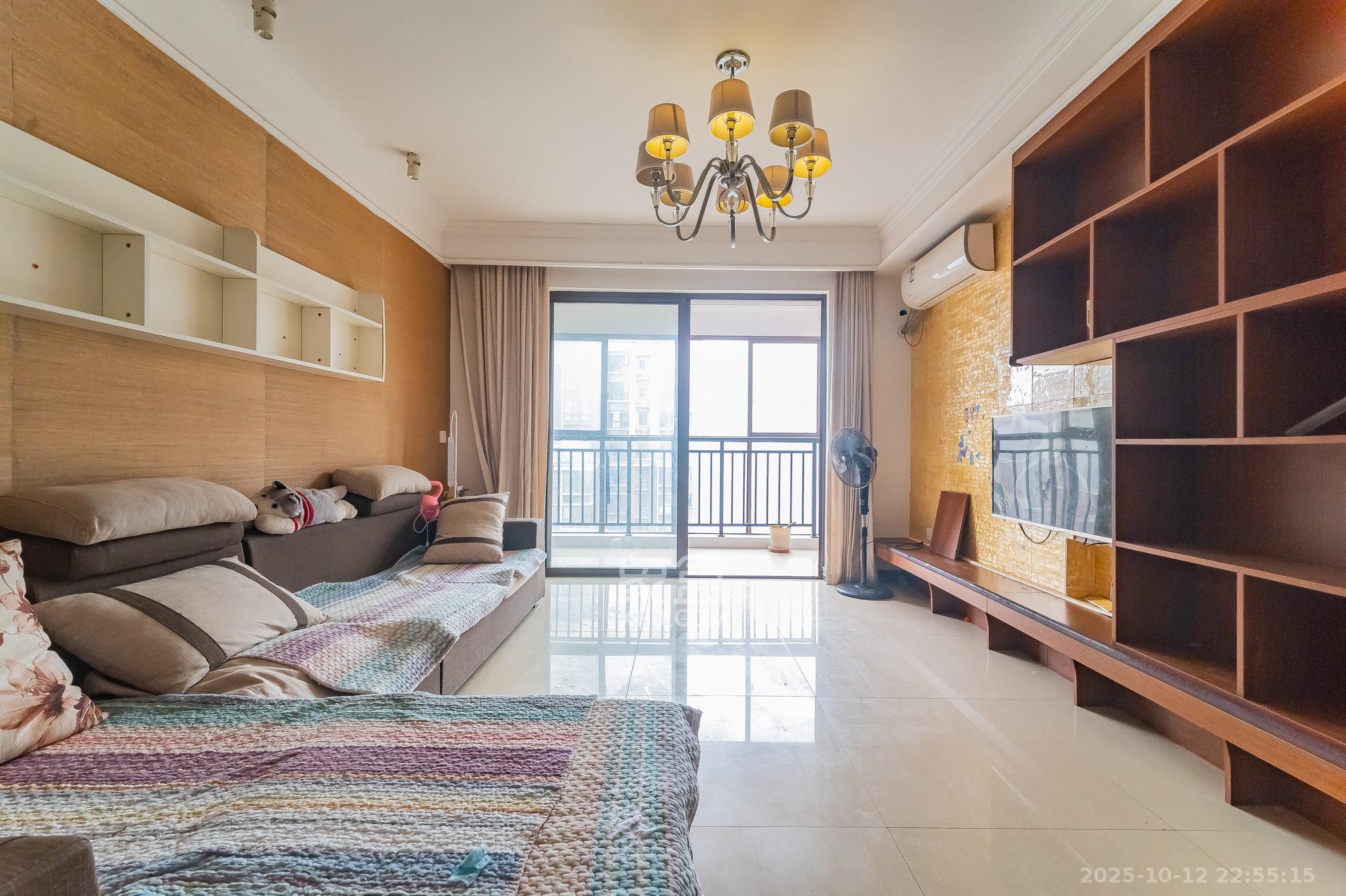 水岸世景  1室1厅1卫    61.8万 水岸世景  1室1厅1卫    61.8万