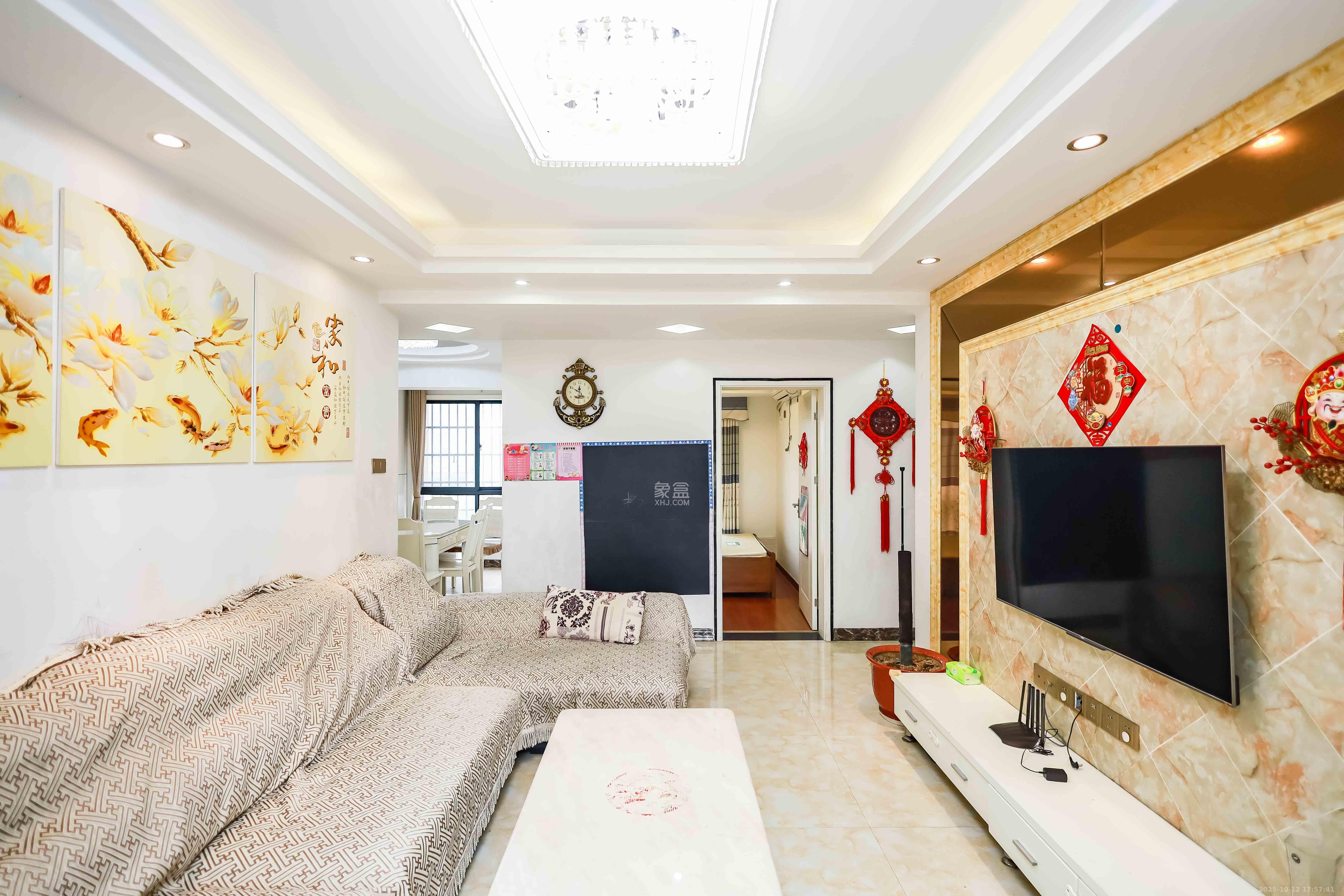 天麓尚层 3室2厅2卫 85.0万 天麓尚层 3室2厅2卫 85.0万客厅