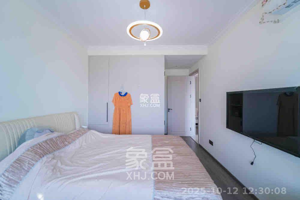 卓越伊景苑  3室2厅2卫    3600.0元/月室内图