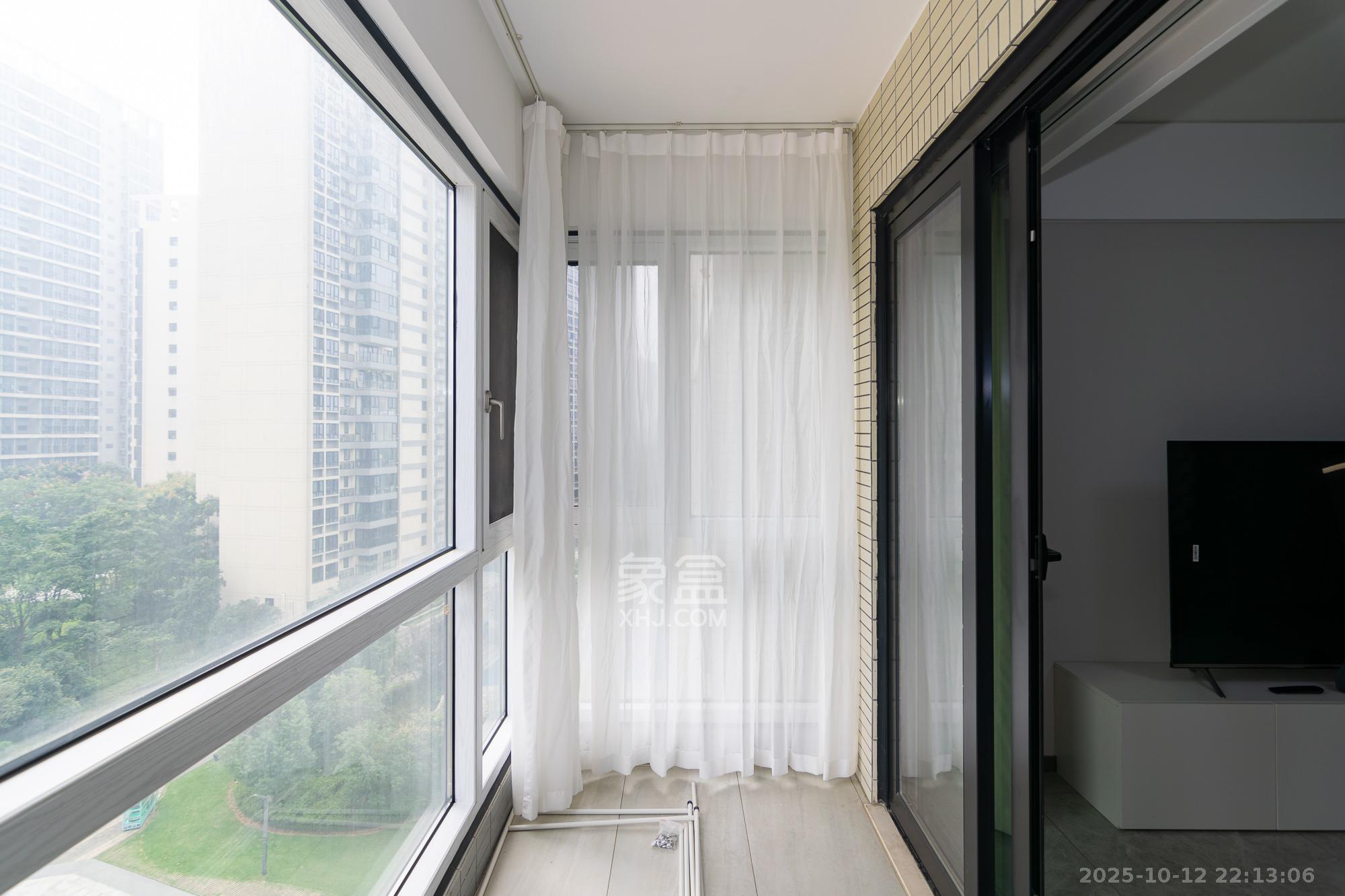 时代年华  3室2厅2卫    76.8万阳台