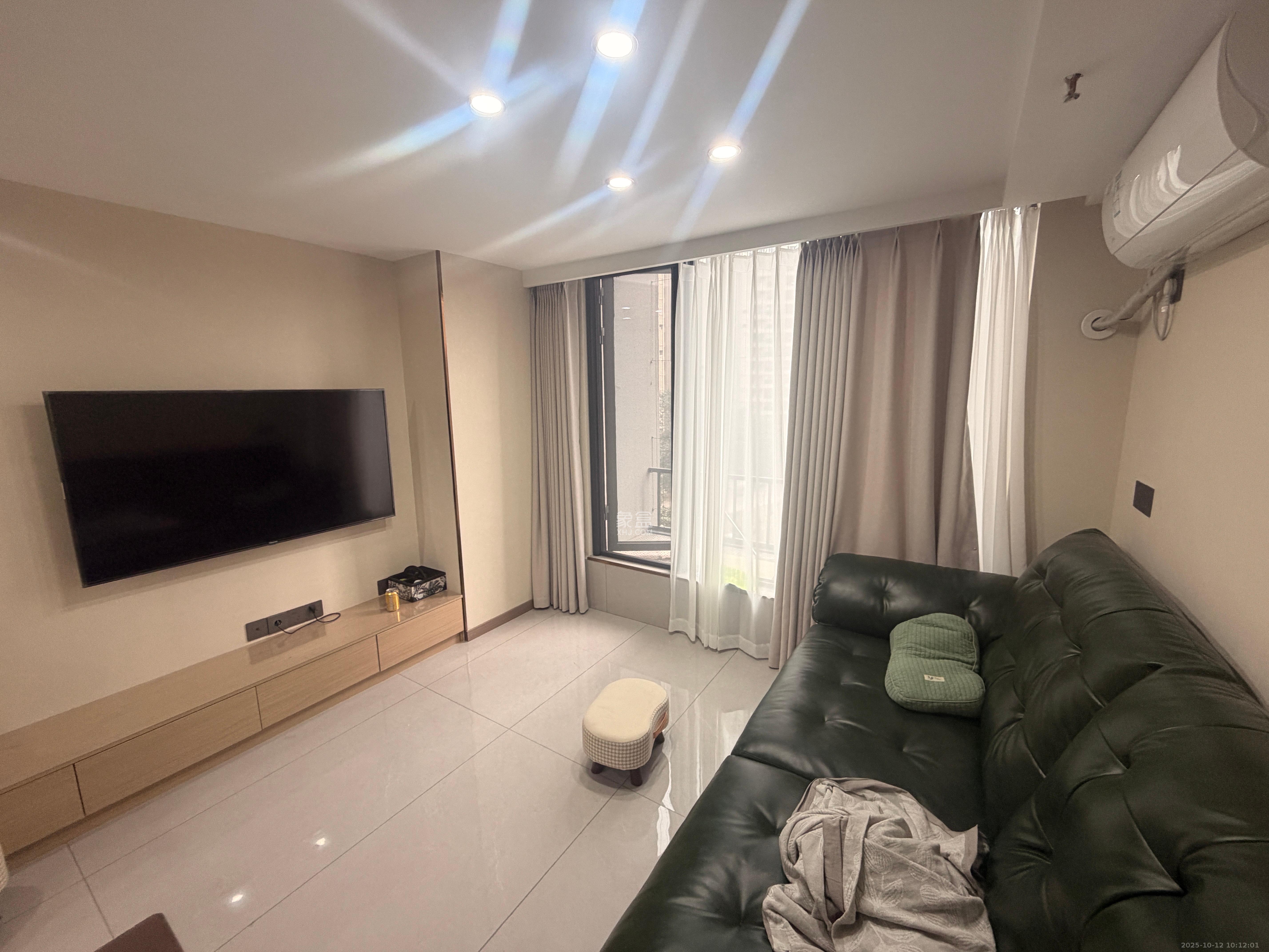 力高凤凰新天  2室2厅1卫    2400.0元/月室内图