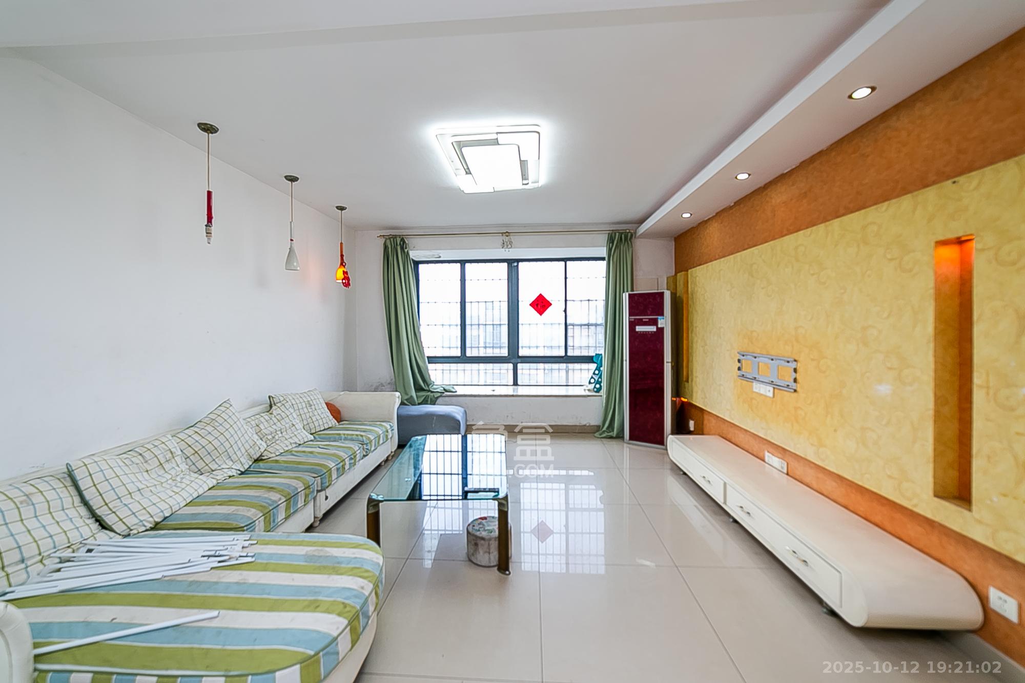 湘水一城(一期)  3室2厅2卫    108.0万