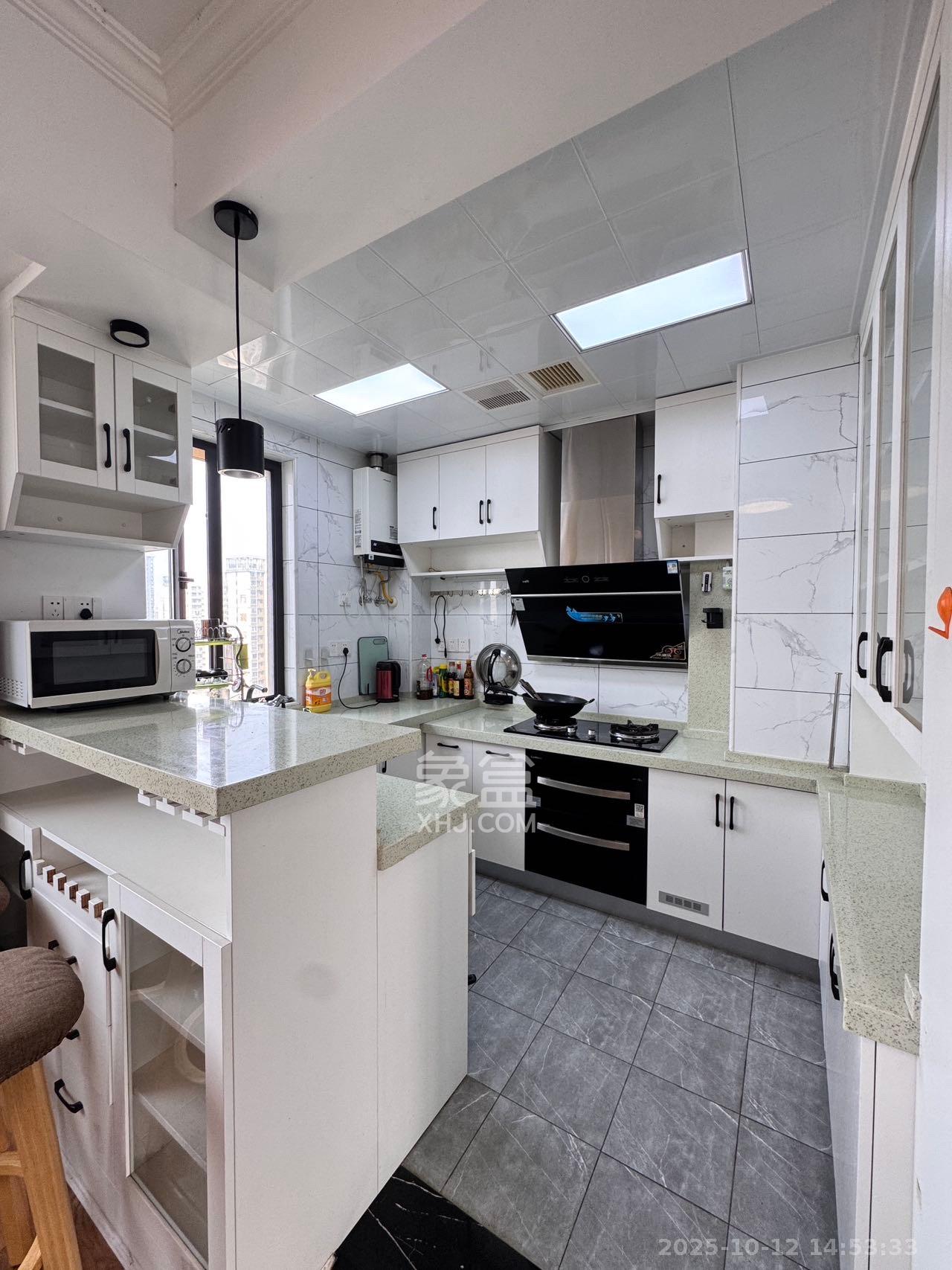 勤诚达境界城  4室2厅2卫    2600.0元/月室内图