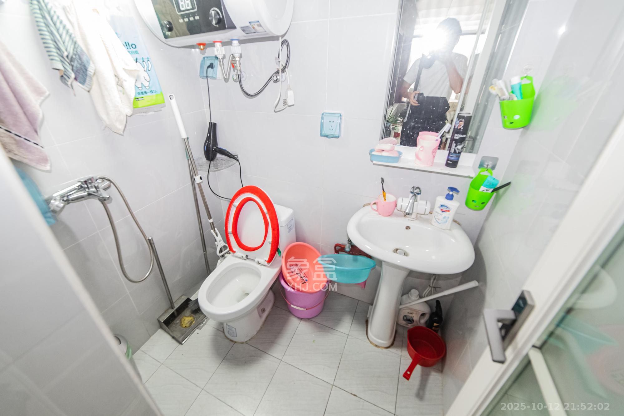 长泰豪园  7室2厅4卫    580.0万卫生间