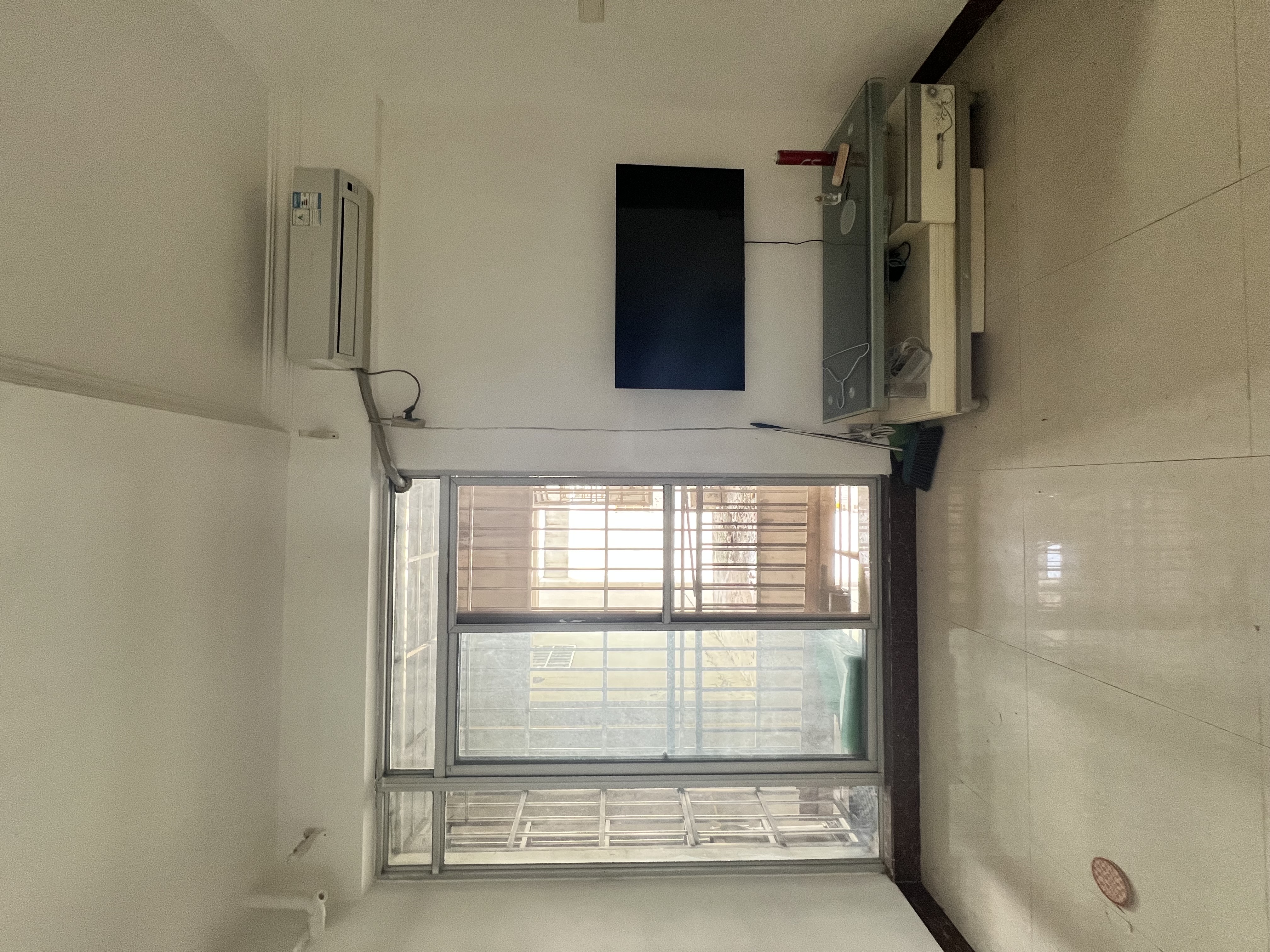 丽都花园  1室1厅1卫    1200.0元/月室内图