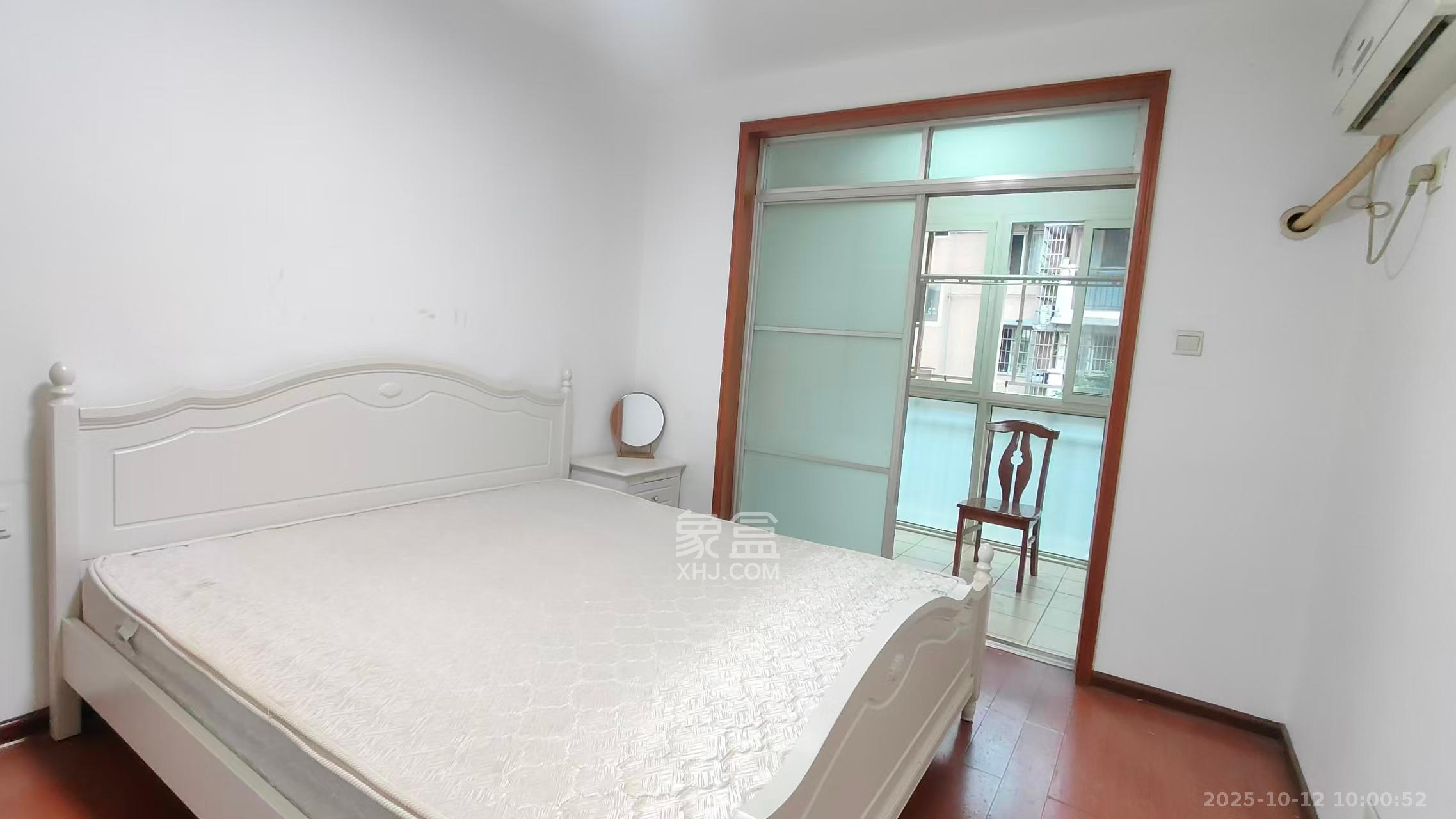 新诚小区 2室2厅1卫 1500.0元/月 新诚小区 2室2厅1卫 1500.0元/月室内图