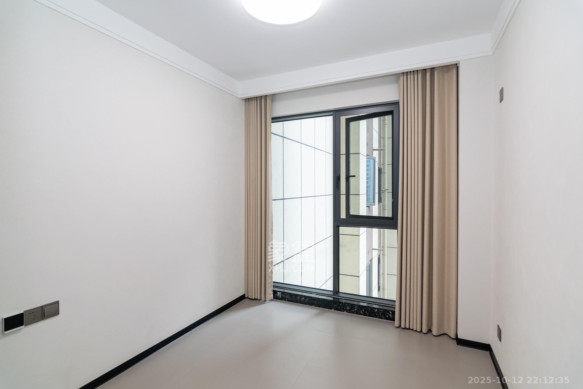 润和雅郡(润和紫郡六期) 4室2厅2卫 139.8万 润和雅郡(润和紫郡六期) 4室2厅2卫 139.8万卧室