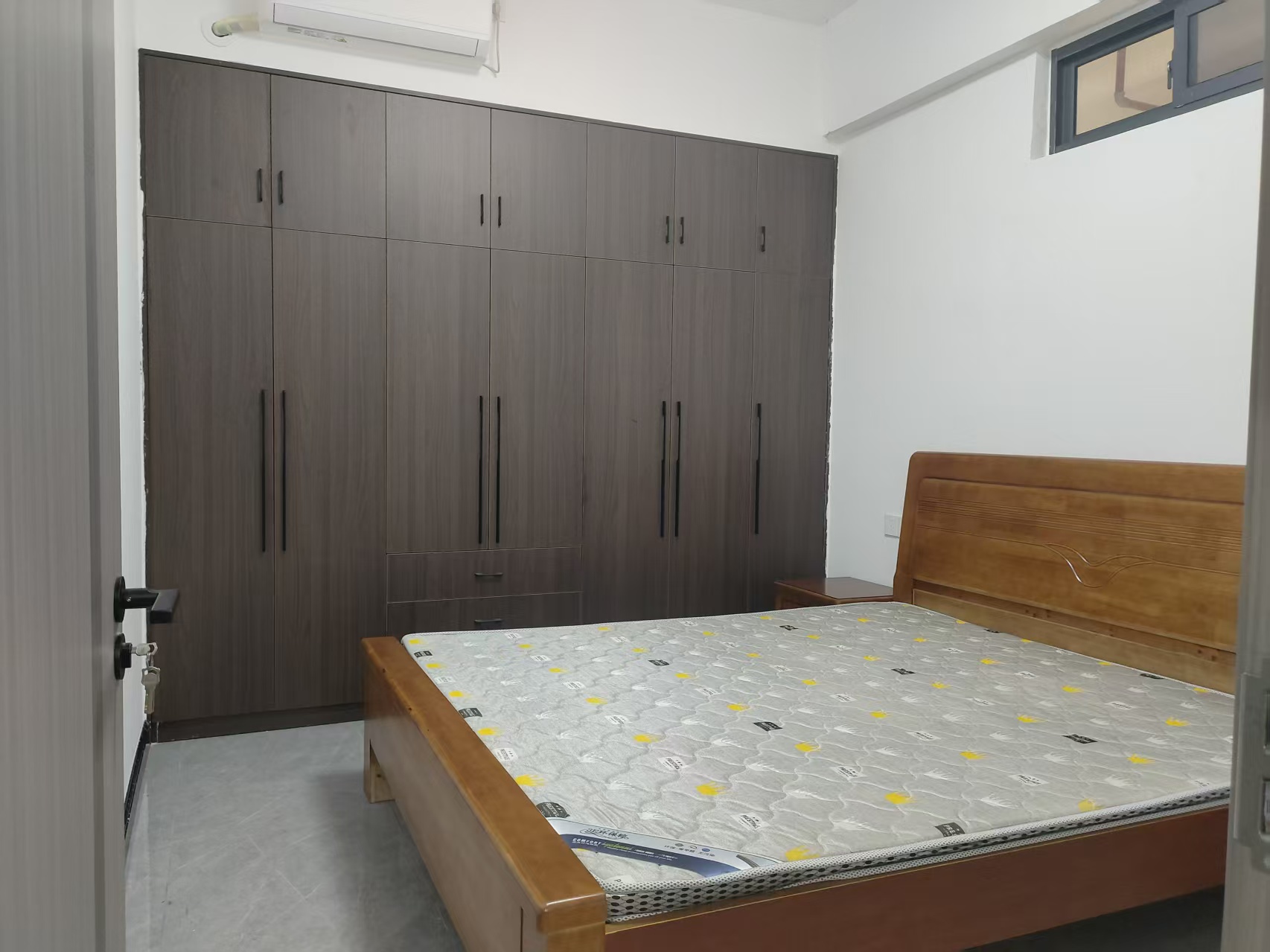 康城上品  3室1厅1卫    1400.0元/月室内图