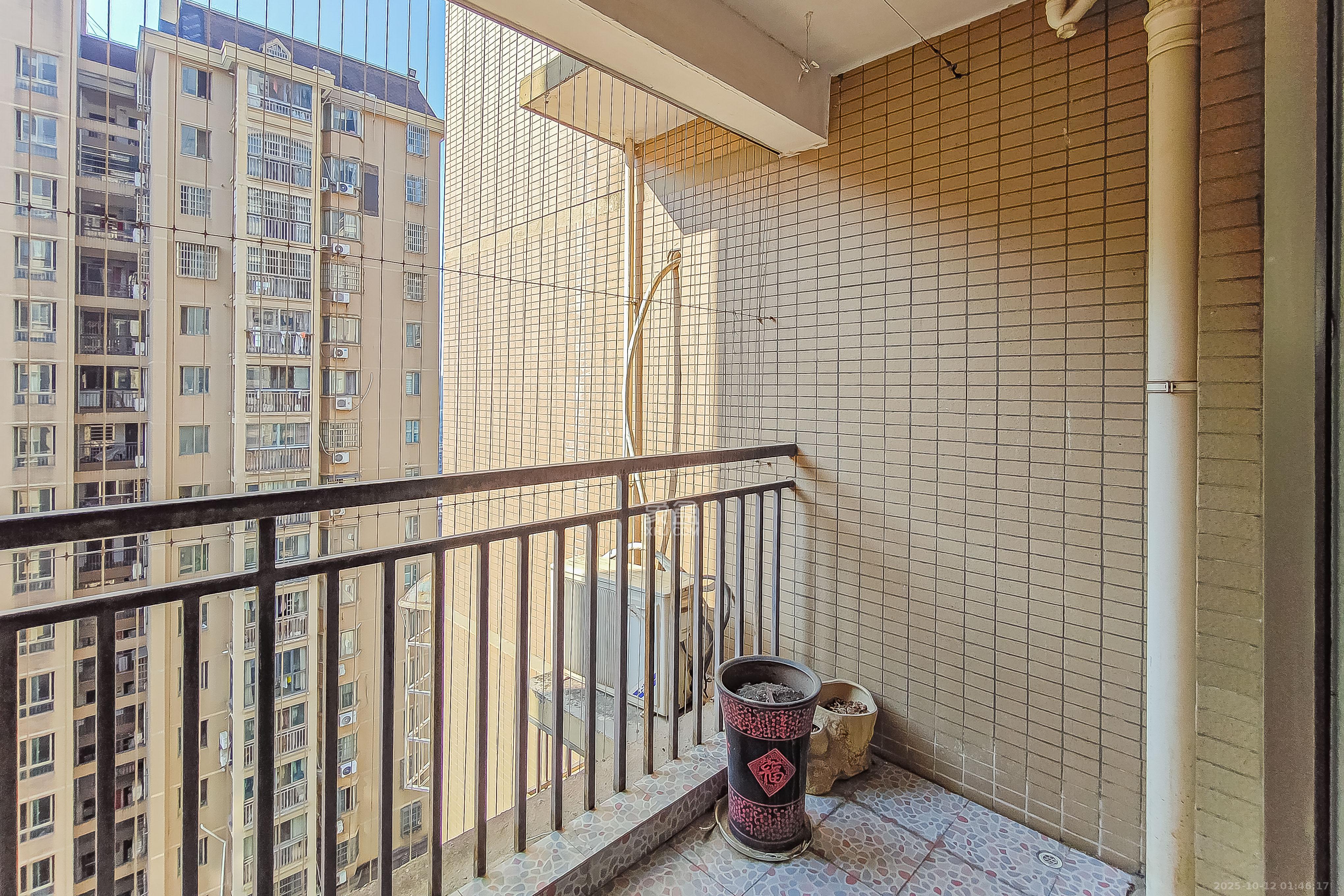 层上观邸  3室2厅2卫    88.8万 层上观邸  3室2厅2卫    88.8万阳台