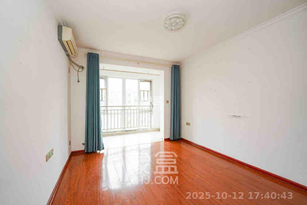 丽发新城 1室2厅2卫 1700.0元/月 丽发新城 1室2厅2卫 1700.0元/月室内图