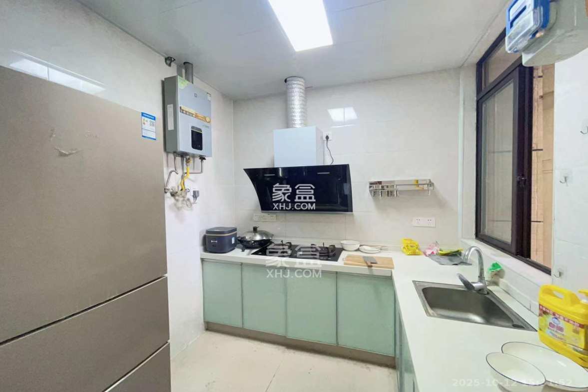 保利西海岸A区 1室1厅1卫 1500.0元/月 保利西海岸A区 1室1厅1卫 1500.0元/月室内图