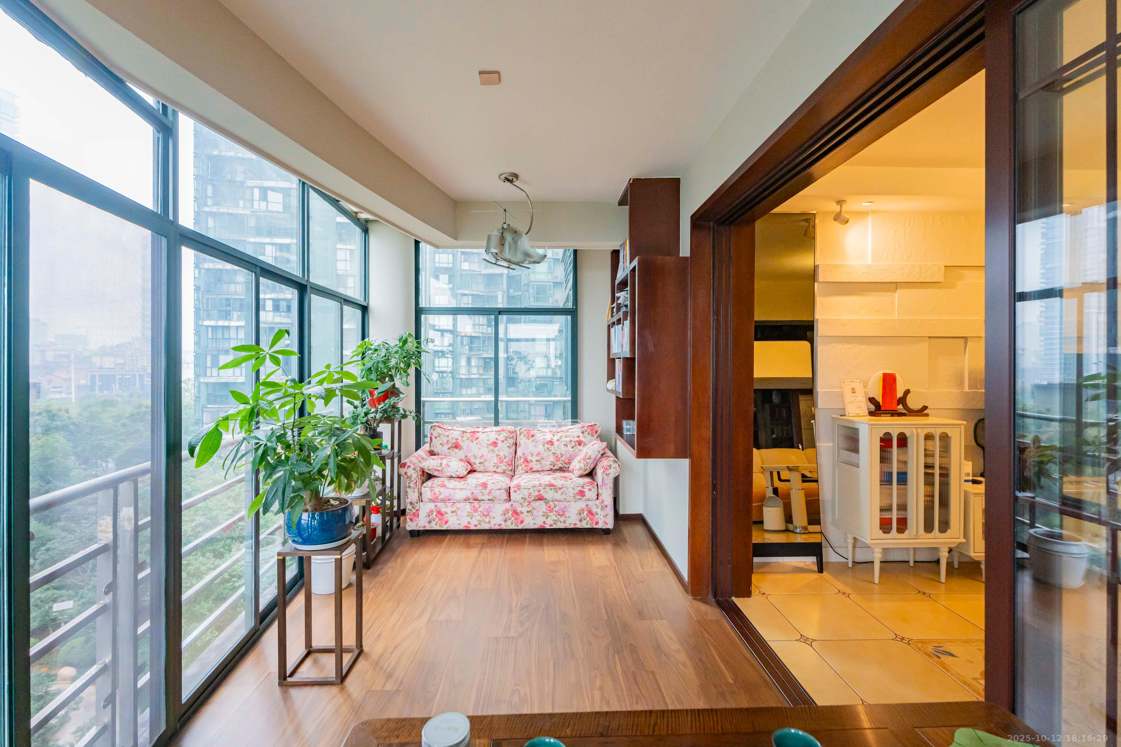 华盛新外滩 4室2厅2卫 238.0万 华盛新外滩 4室2厅2卫 238.0万阳台