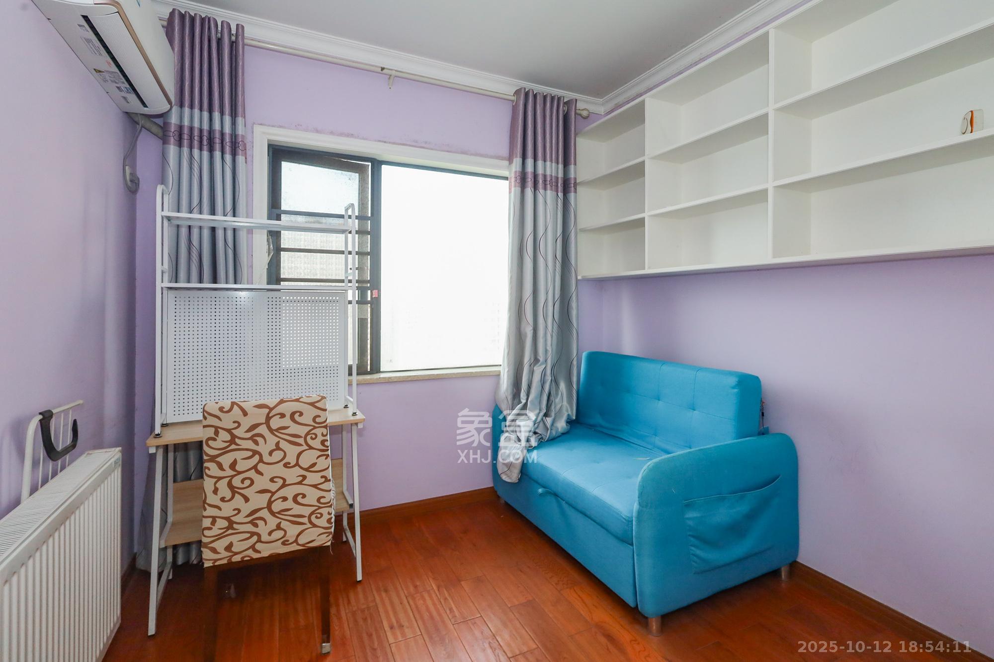 钰龙天下一期 4室2厅2卫 268.0万 钰龙天下一期 4室2厅2卫 268.0万卧室