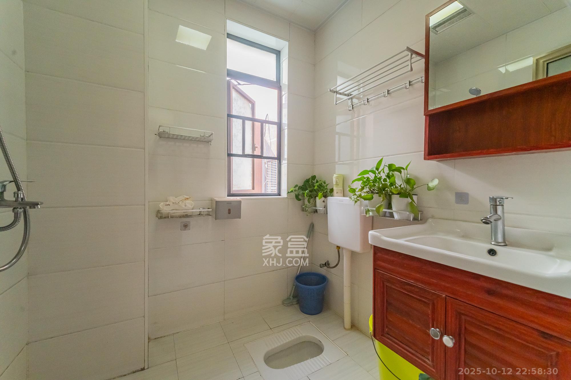 海伦春天  3室2厅1卫    50.0万卫生间