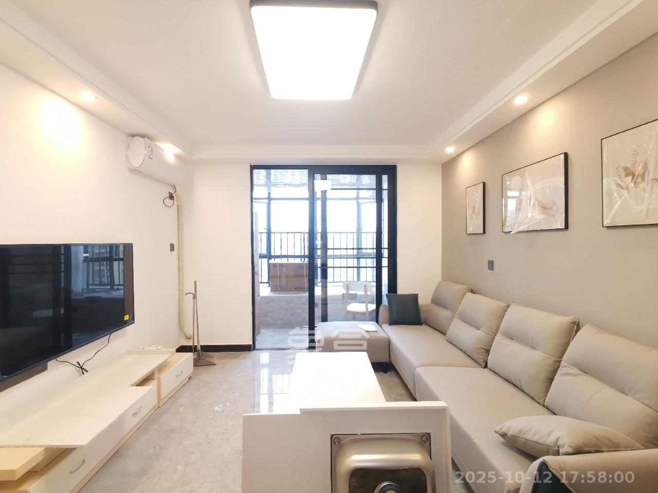 麓江春  2室1厅1卫    2500.0元/月 麓江春  2室1厅1卫    2500.0元/月室内图