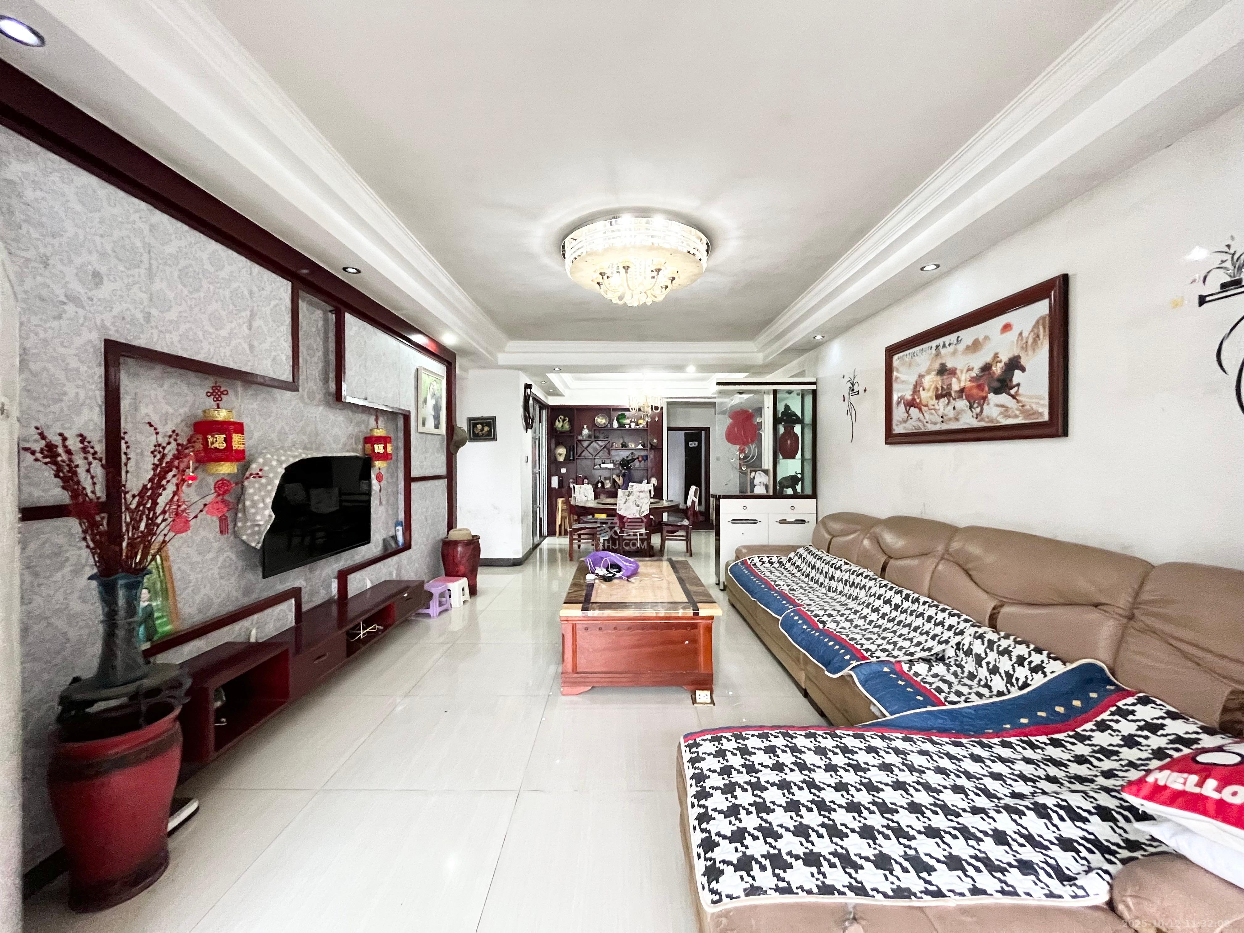 保利麓谷林语F区  4室2厅2卫    2600.0元/月室内图