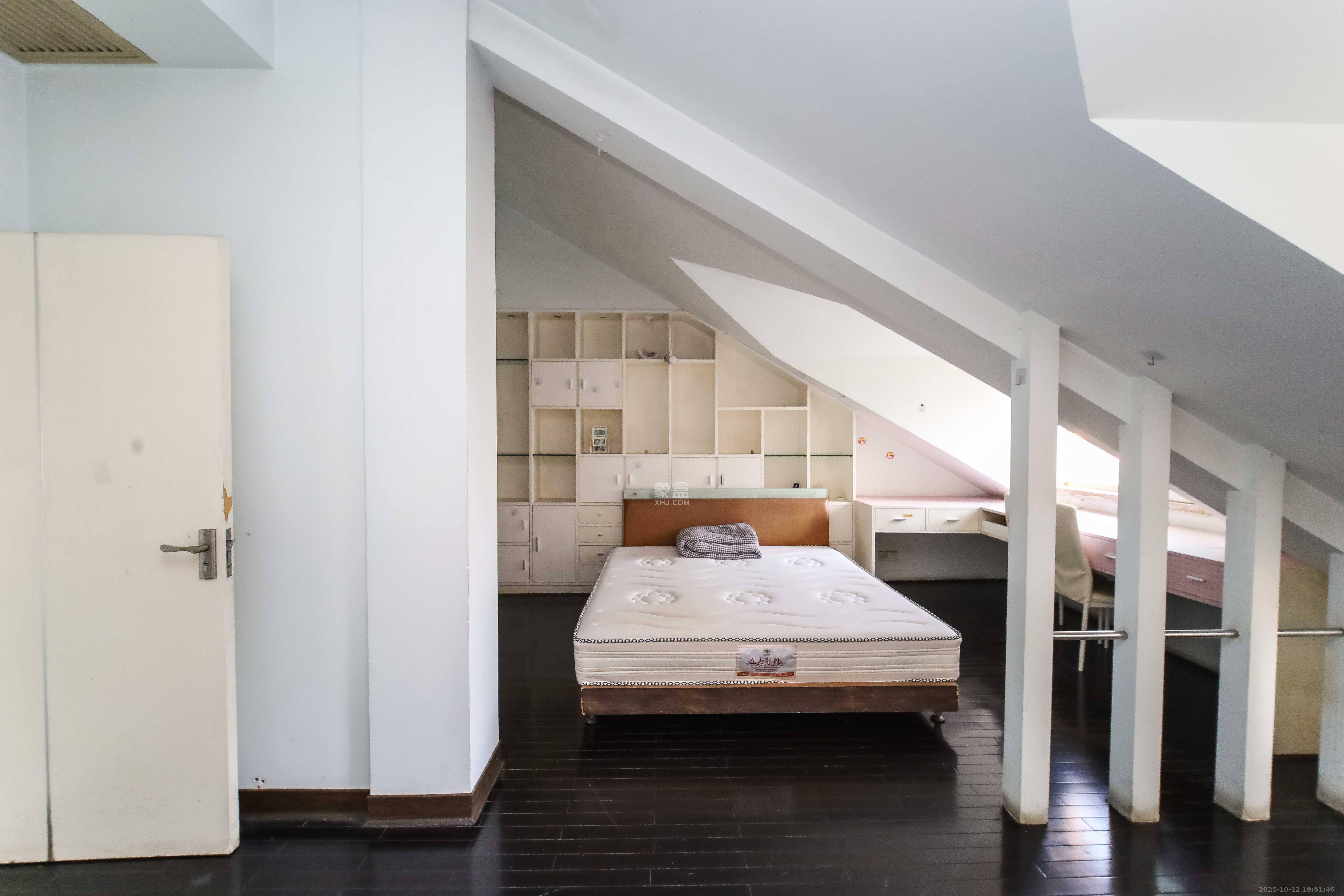 芙蓉苑  3室2厅3卫    3000.0元/月室内图