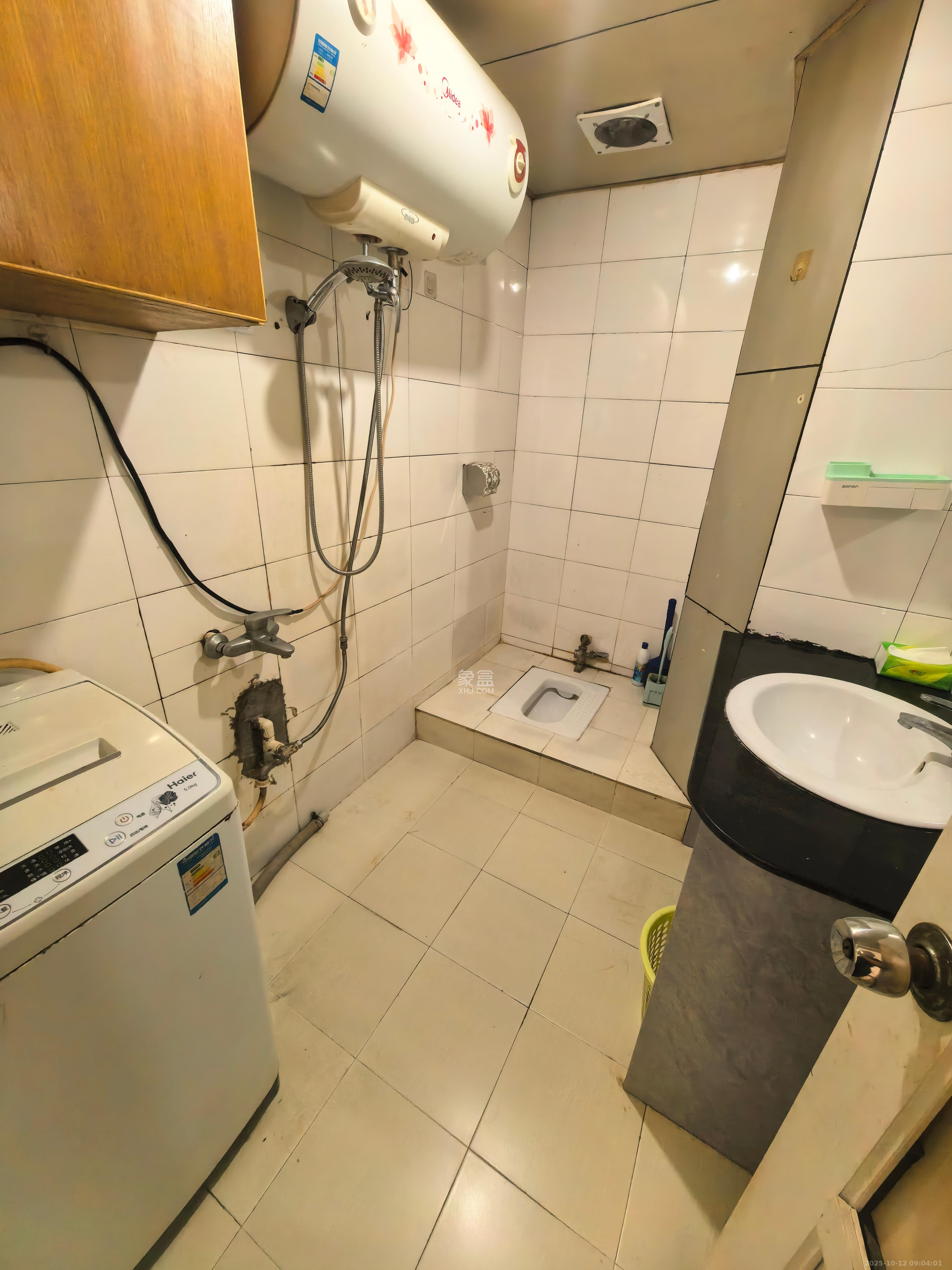 明城公寓  1室1厅1卫    1100.0元/月室内图