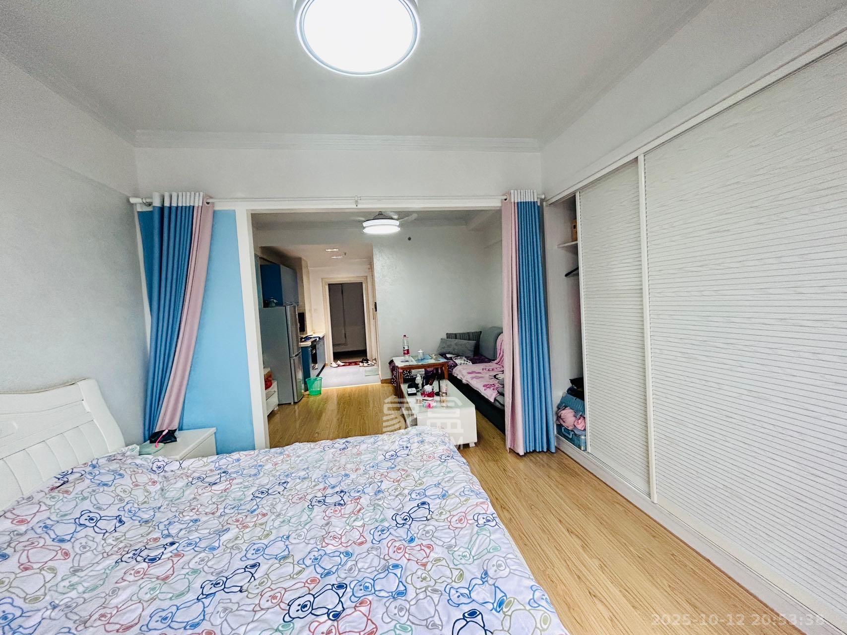 西子一间  1室0厅1卫    1900.0元/月室内图