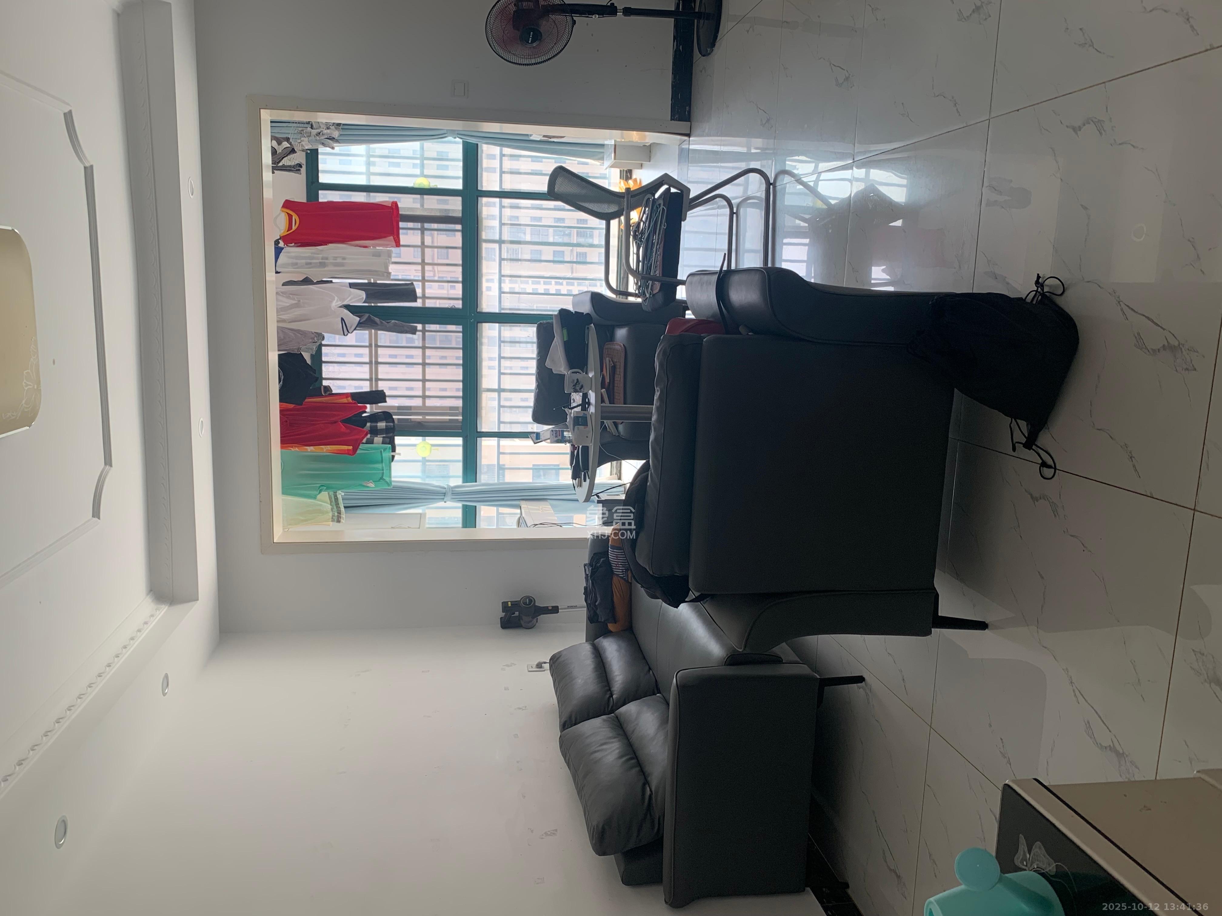 洋湖时代  2室2厅1卫    1800.0元/月 洋湖时代  2室2厅1卫    1800.0元/月