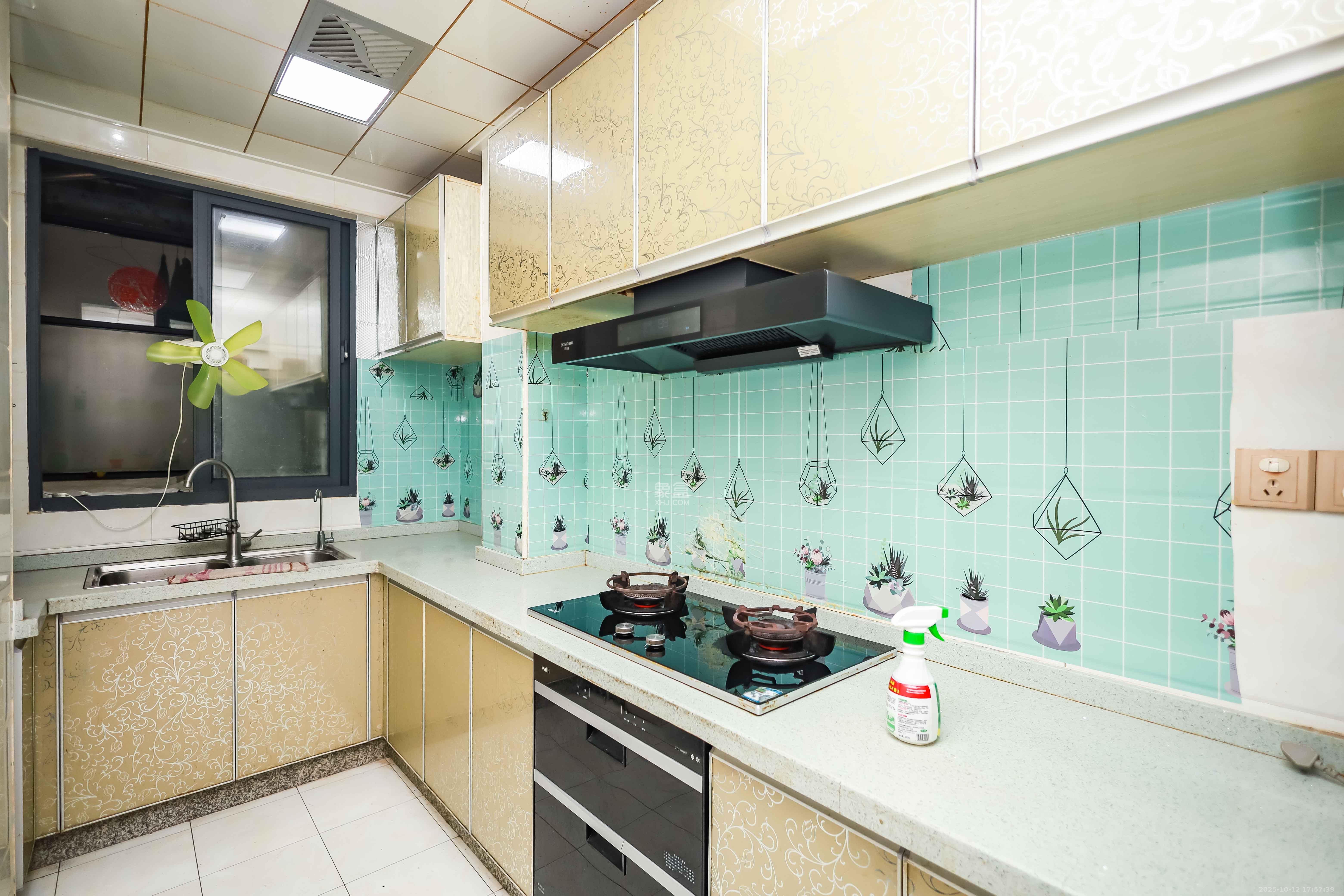 天麓尚层 3室2厅2卫 85.0万 天麓尚层 3室2厅2卫 85.0万厨房