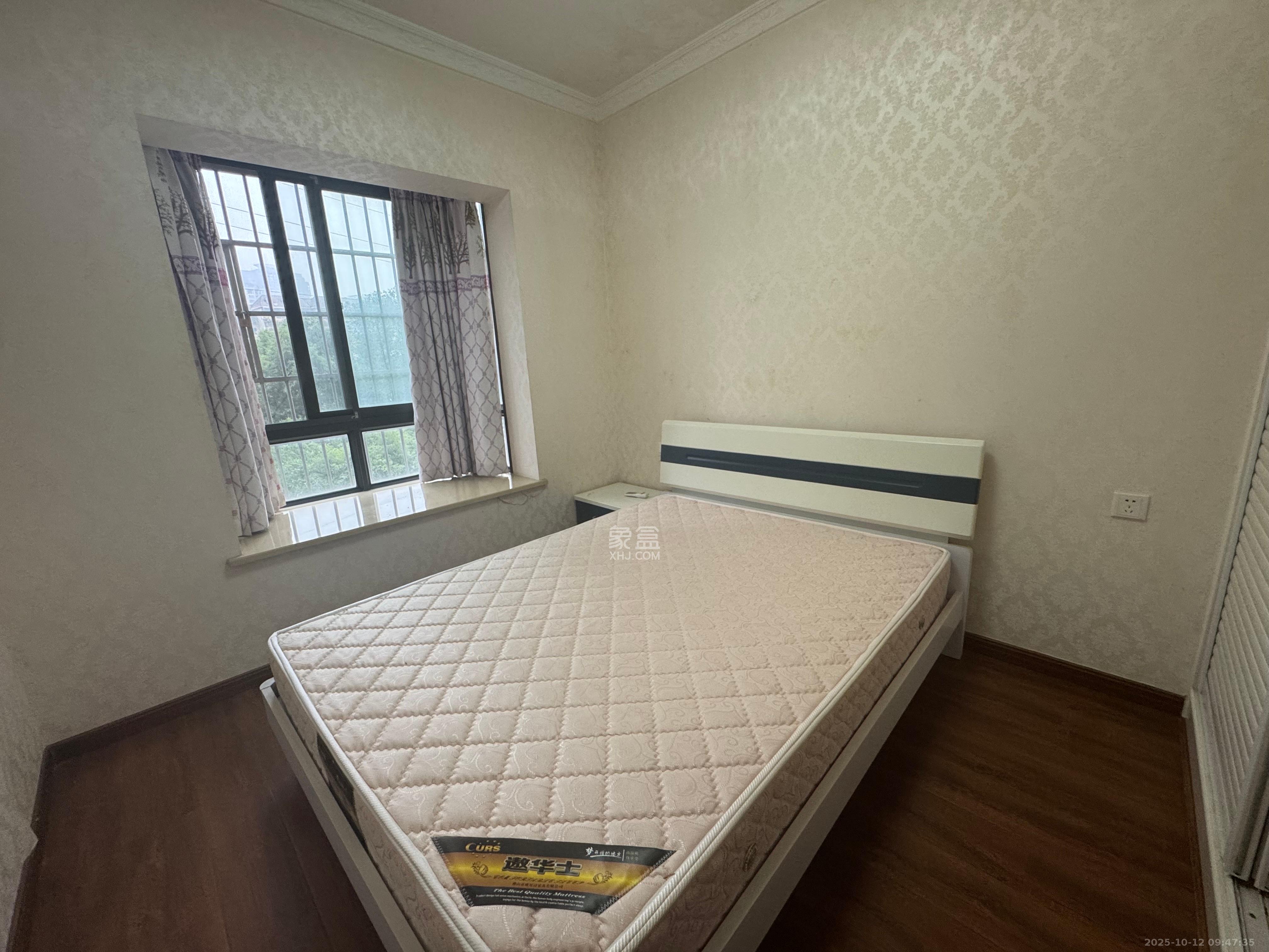 童话里  4室2厅2卫    2400.0元/月室内图