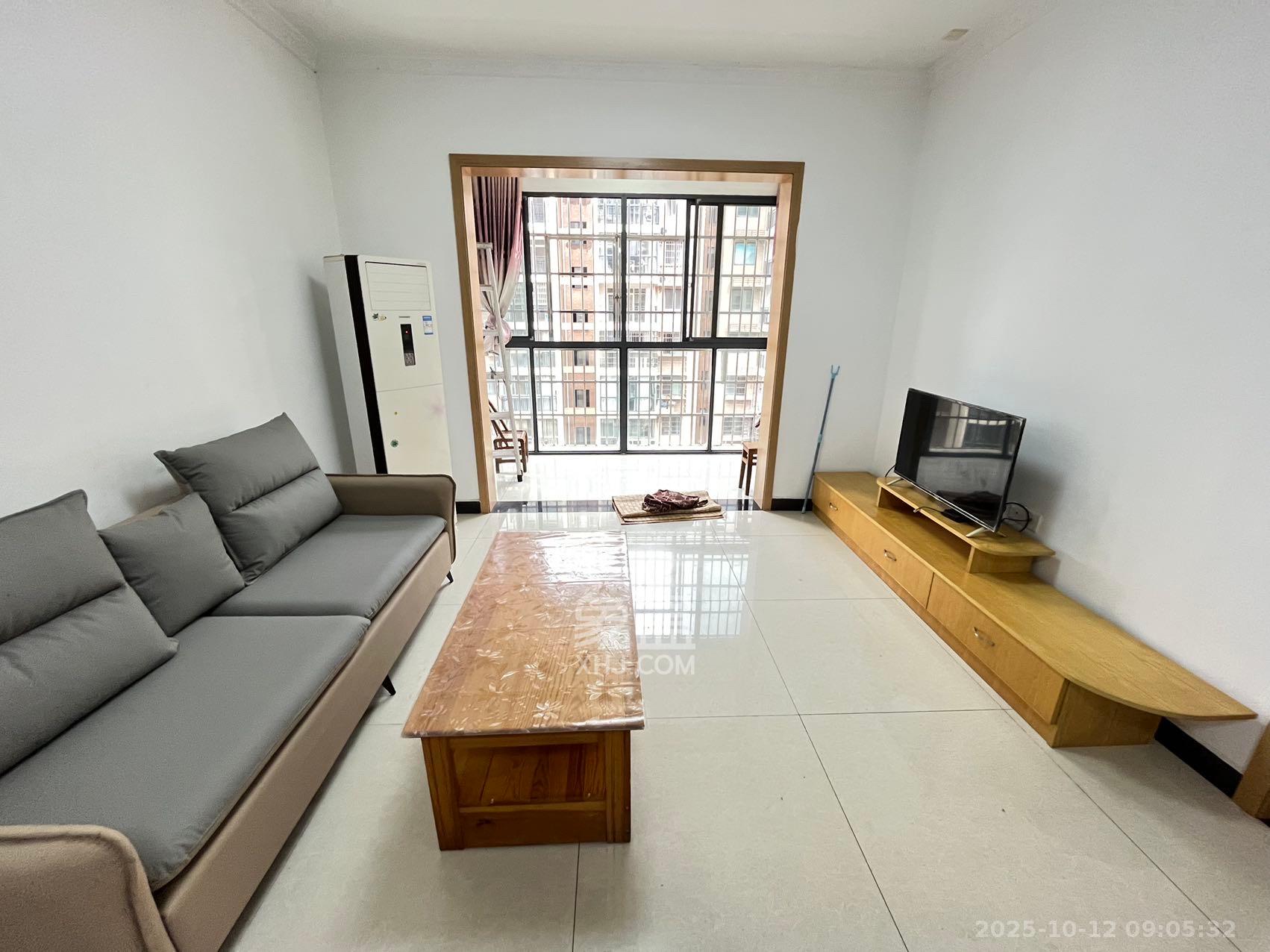 山水新城  2室2厅1卫    2000.0元/月 山水新城  2室2厅1卫    2000.0元/月