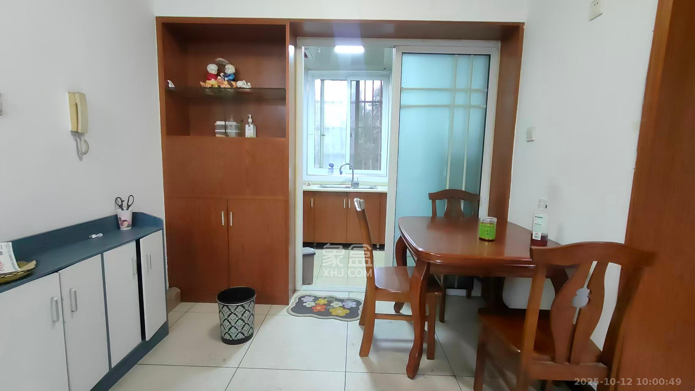 新诚小区 2室2厅1卫 1500.0元/月 新诚小区 2室2厅1卫 1500.0元/月室内图