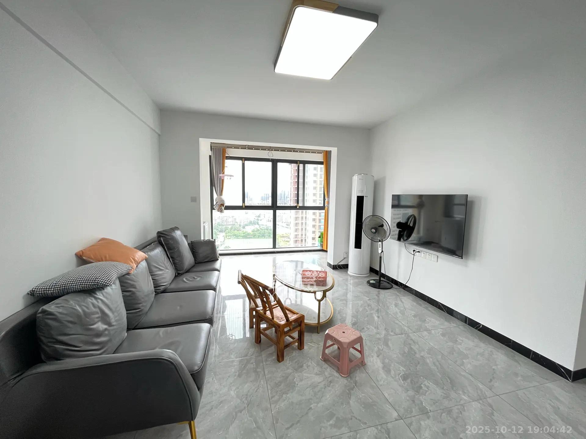 中城苑  3室2厅1卫    2600.0元/月 中城苑  3室2厅1卫    2600.0元/月