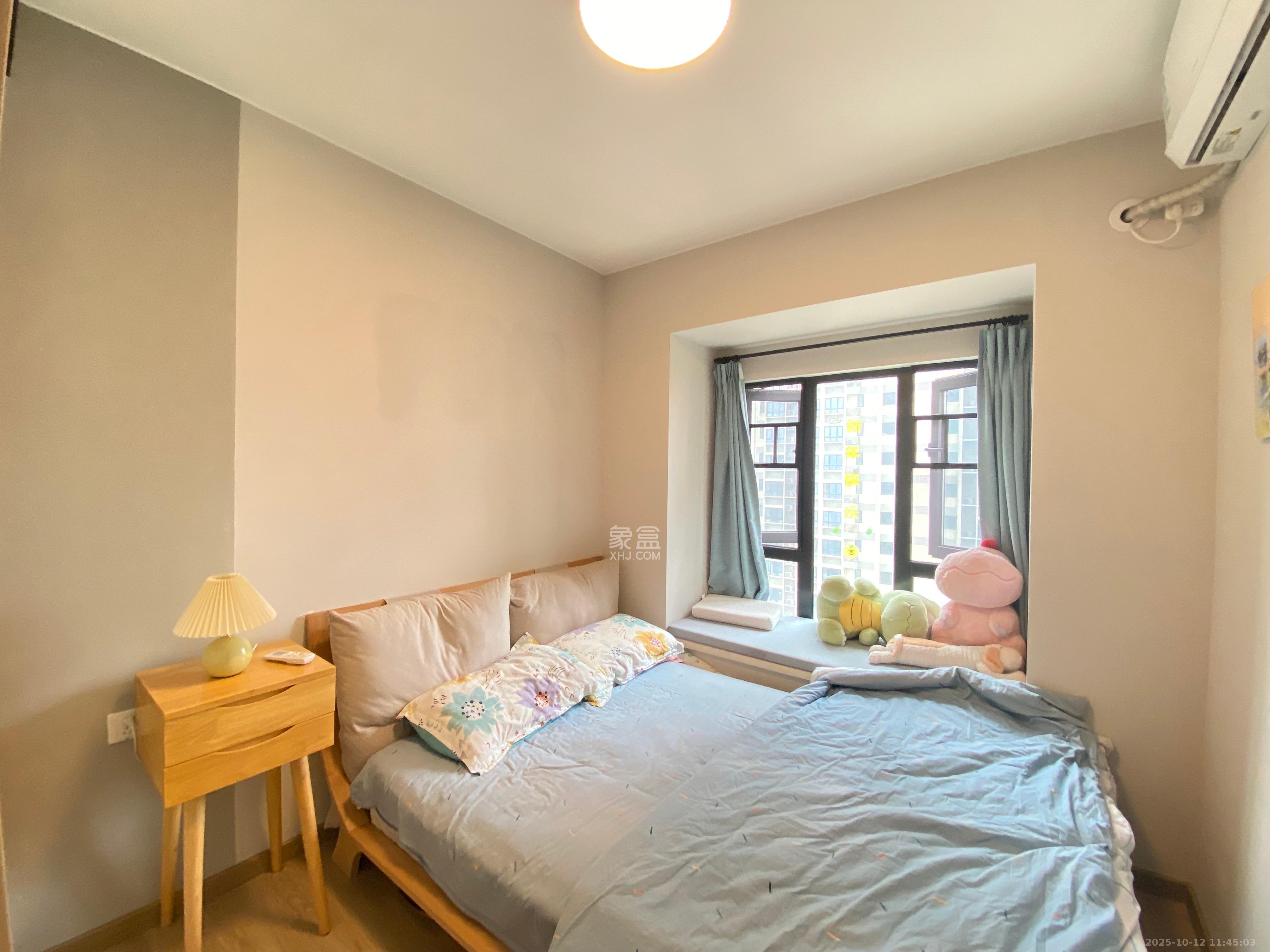 时代年华  1室0厅0卫    2300.0元/月室内图